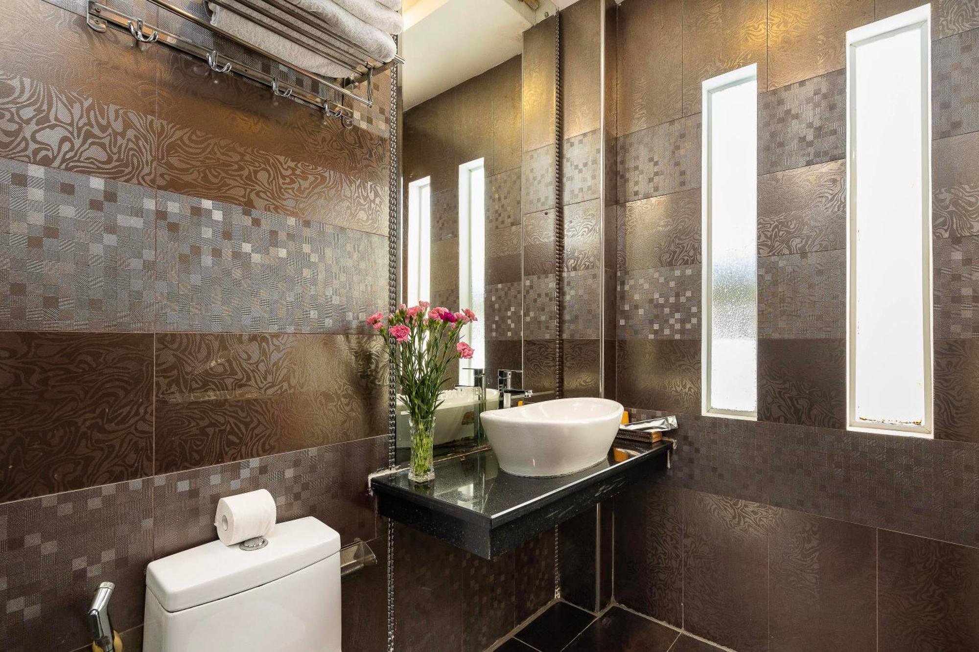 Lucky Star Q5 Hotel 3*