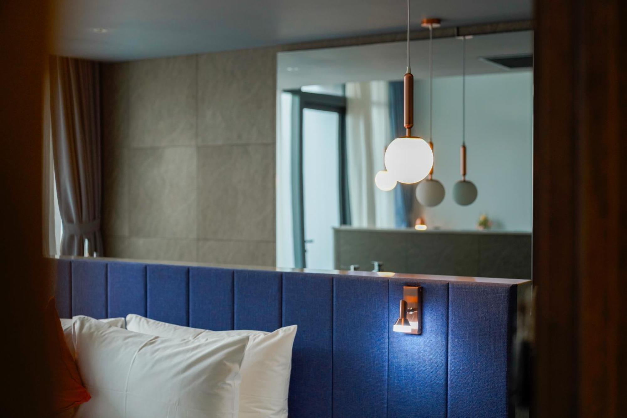 Home Hotel