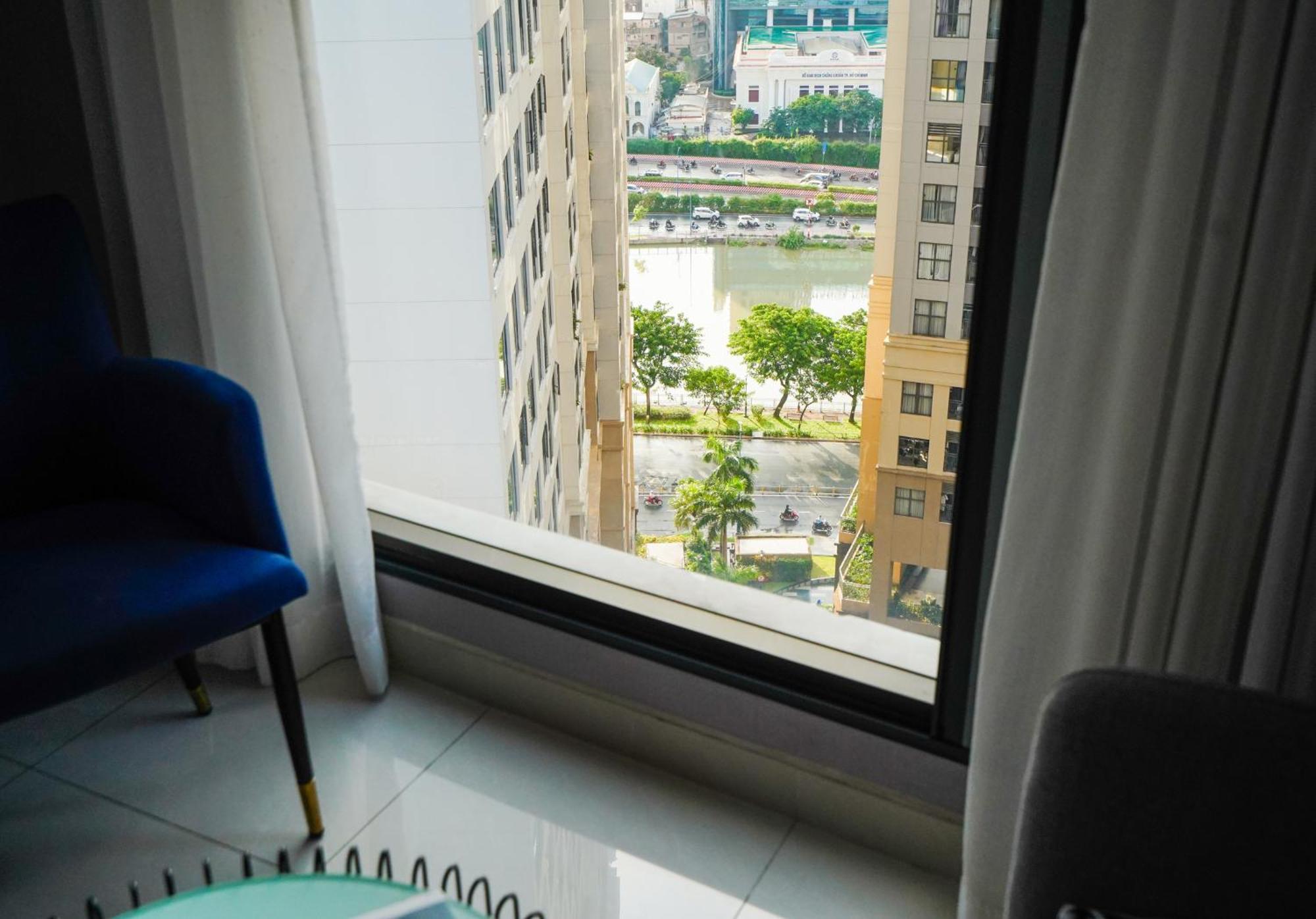 Lynh Saigon D4 Apartment *