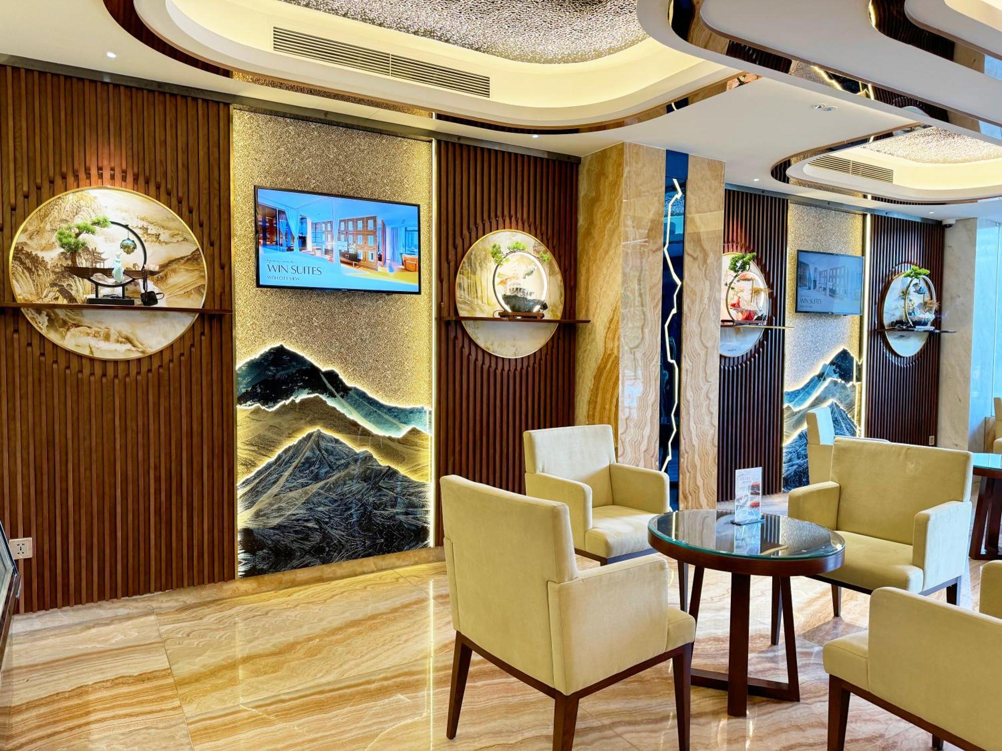 Hotel Winsuites Saigon 4*