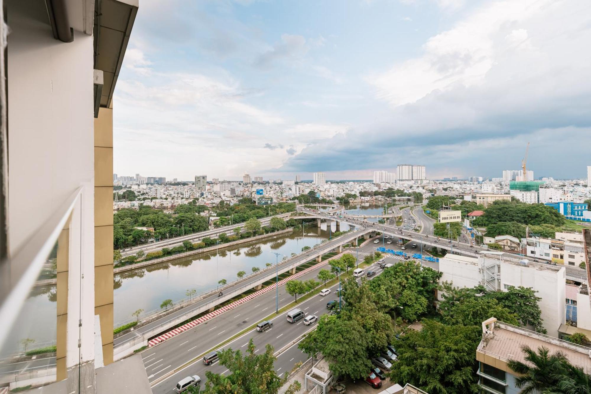 Exclusive 2-3 Bedroom In District 1 Free Pool Gym Sauna Ho Chi Minh City