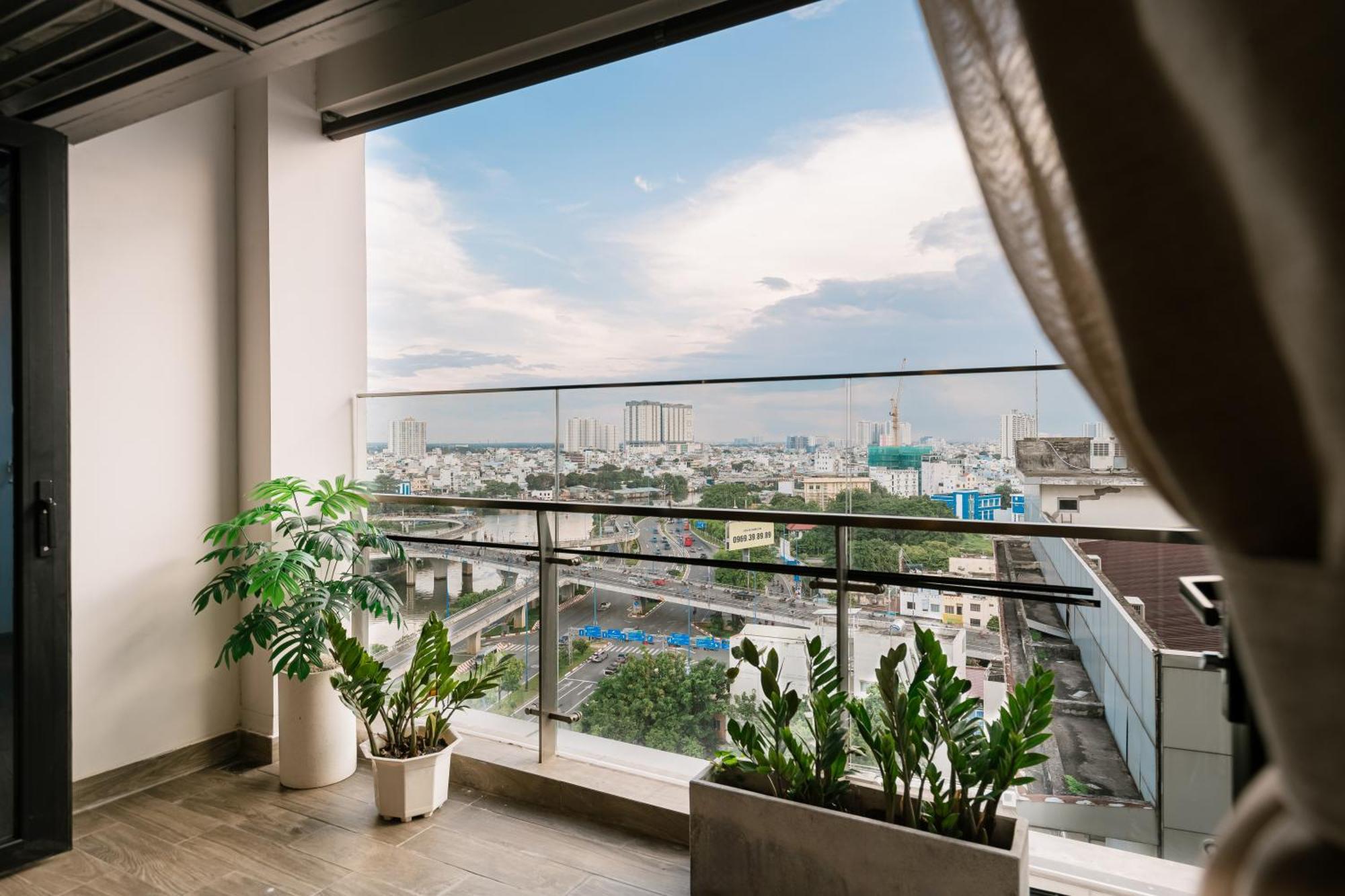 Exclusive 2-3 Bedroom In District 1 Free Pool Gym Sauna Ho Chi Minh City