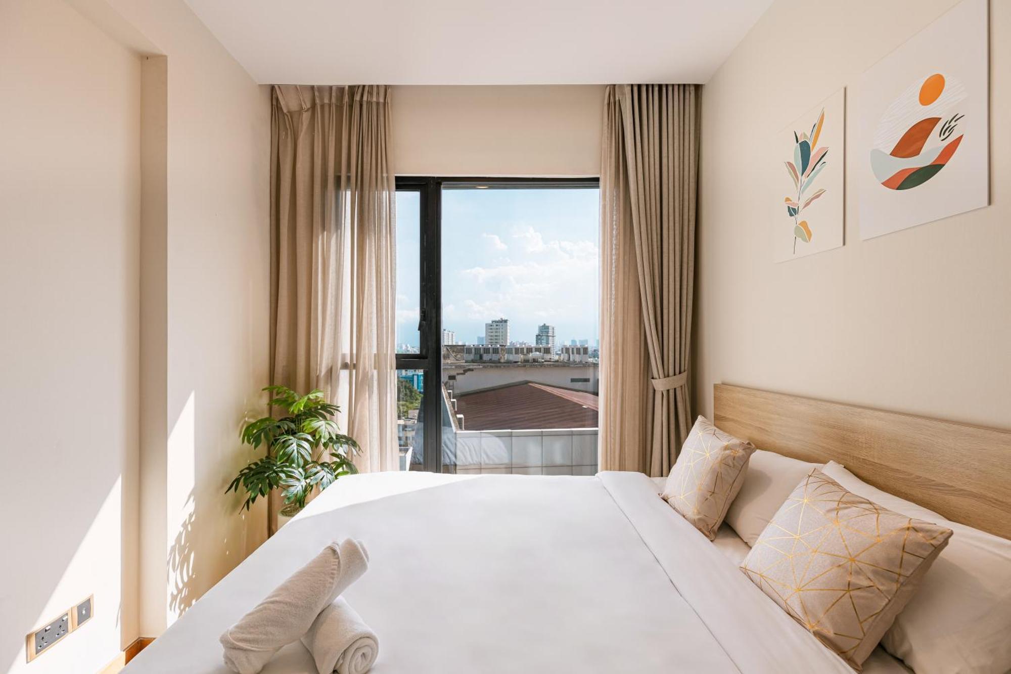 Exclusive 2-3 Bedroom In District 1 Free Pool Gym Sauna * Ho Chi Minh City