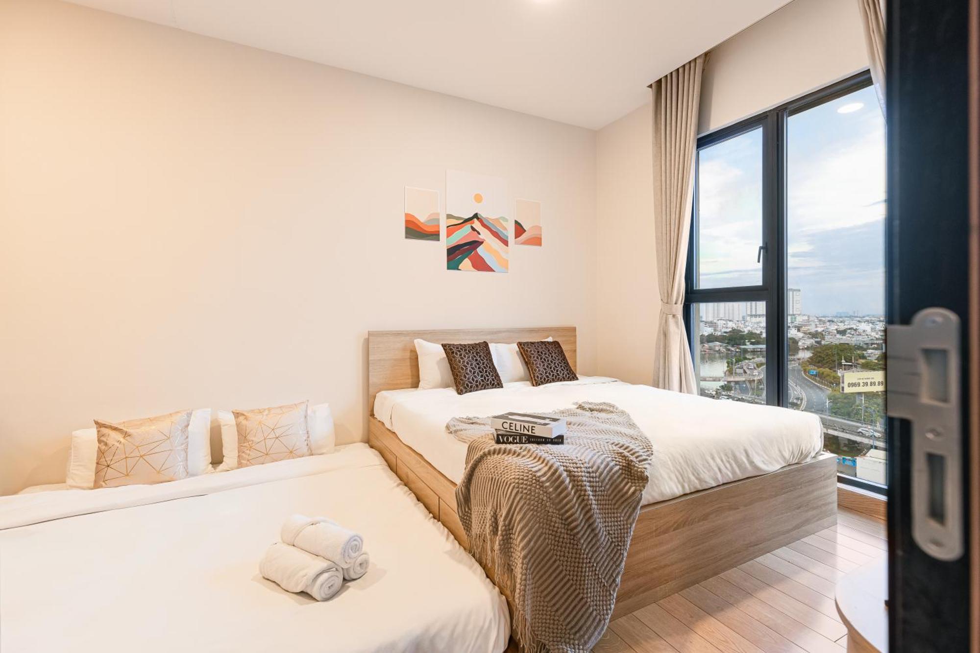 Exclusive 2-3 Bedroom In District 1 Free Pool Gym Sauna