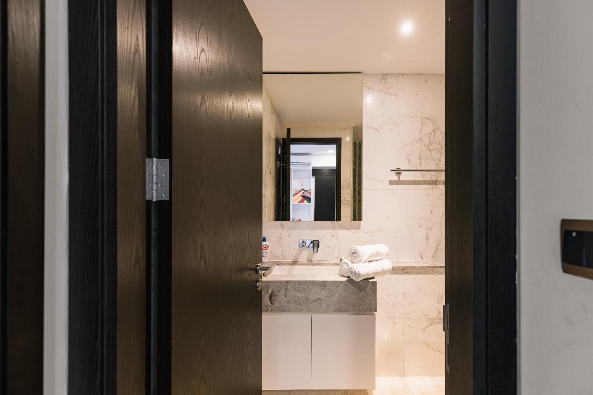 Exclusive 2-3 Bedroom In District 1 Free Pool Gym Sauna Ho Chi Minh City