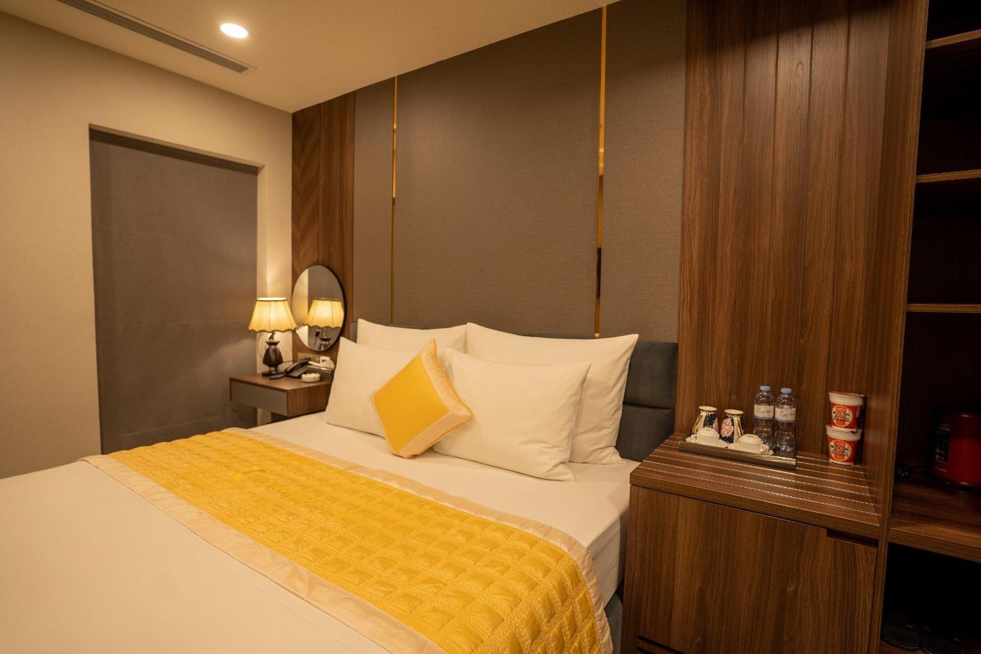 Hotel The Moon 2*
