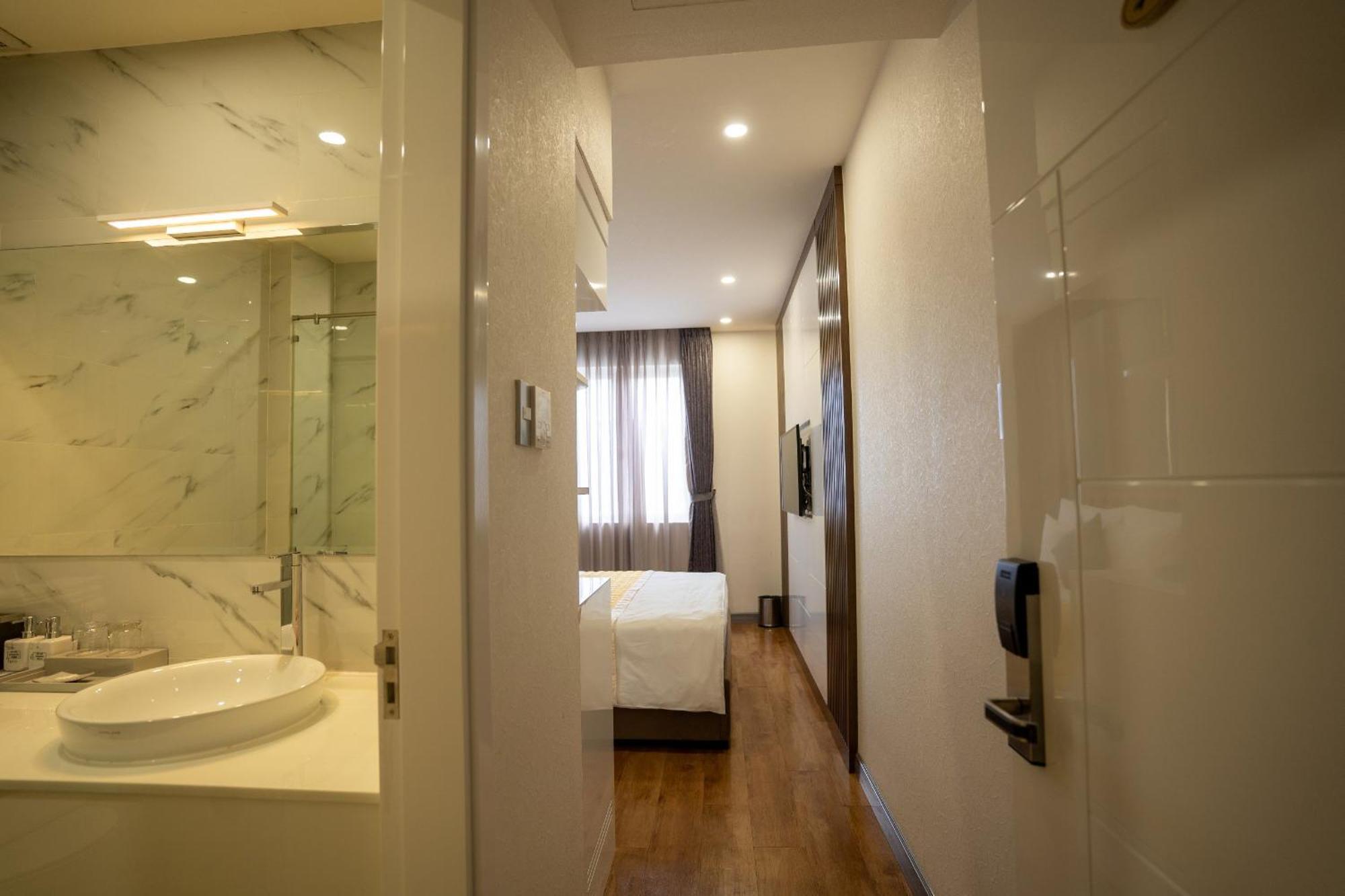 Hotel The Moon Ho Chi Minh City
