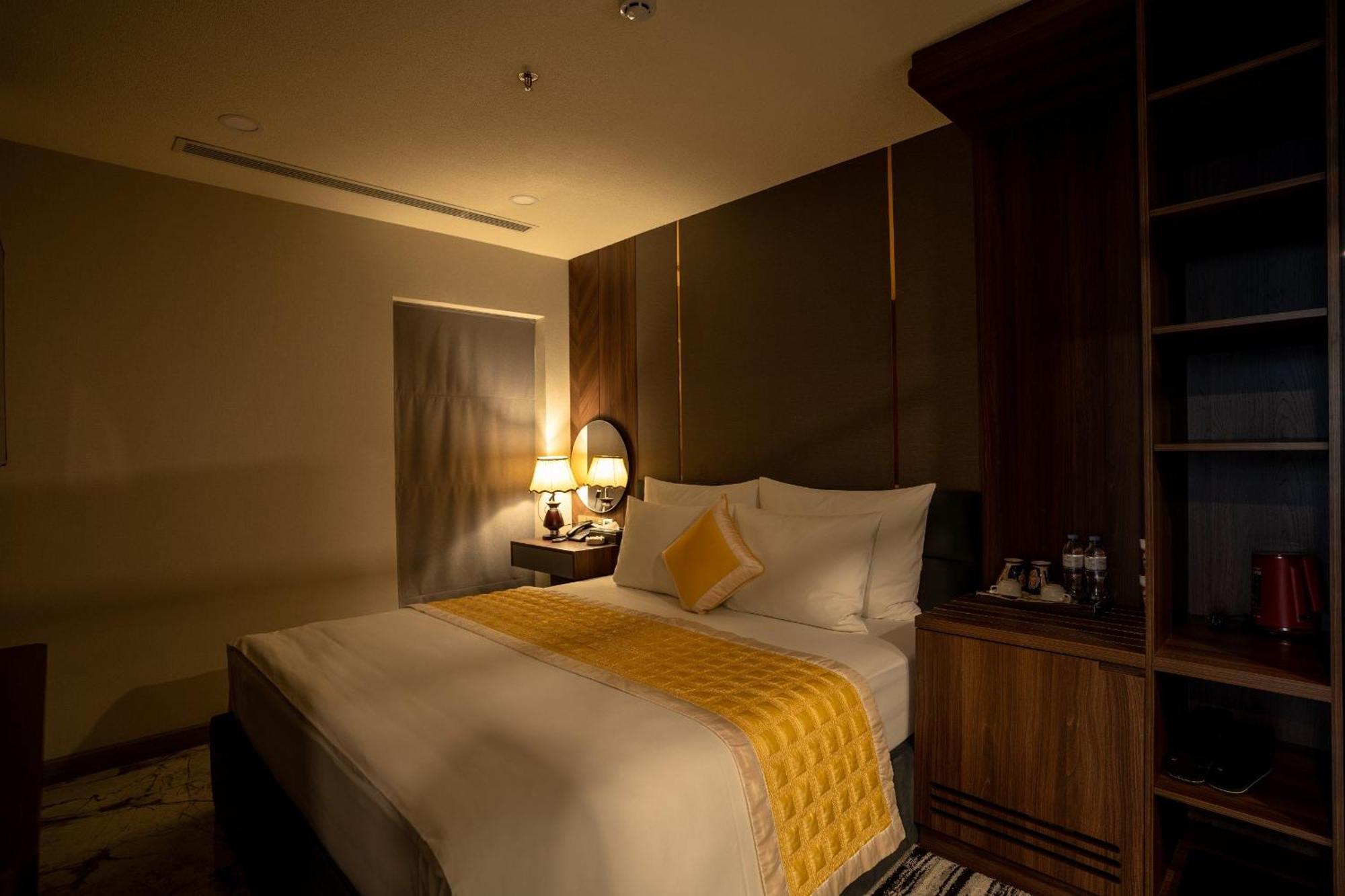 The Moon 2* Ho Chi Minh City
