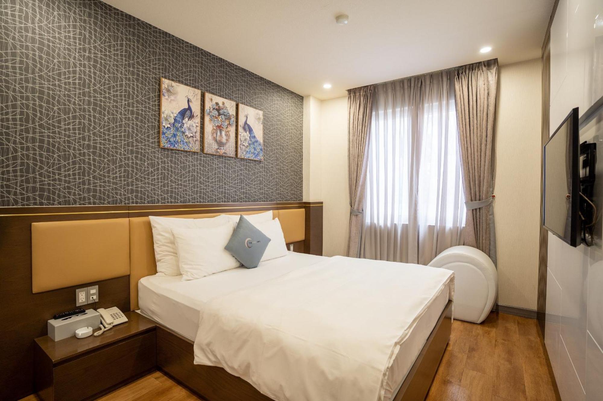 Hotel The Moon 2*