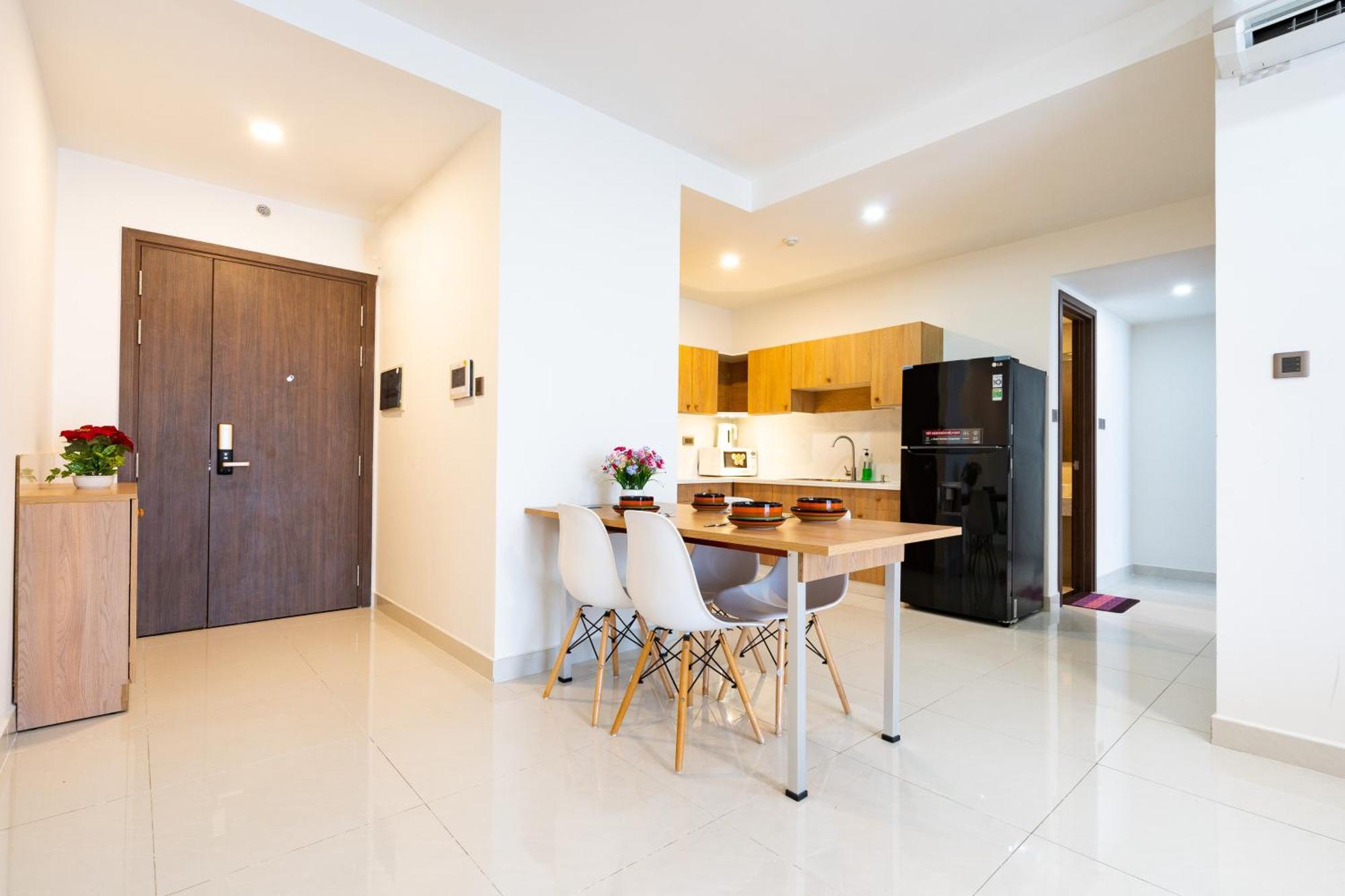 Saigon Royal D4 - 2br Skyline Serenity On 25 Floor - Hana Apartment *