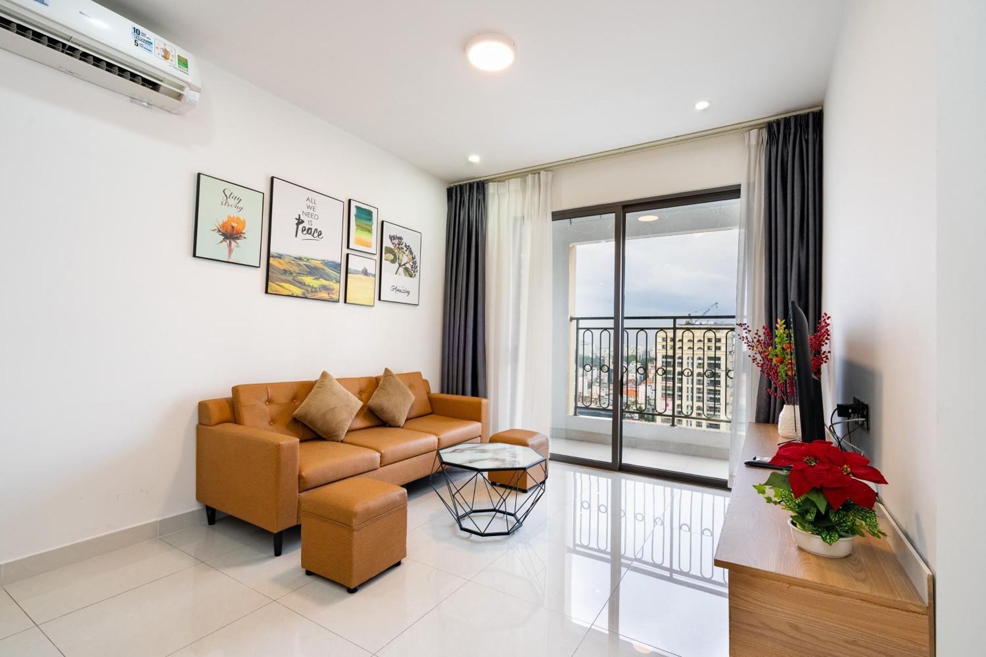 Saigon Royal D4 - 2br Skyline Serenity On 25 Floor - Hana Ho Chi Minh City