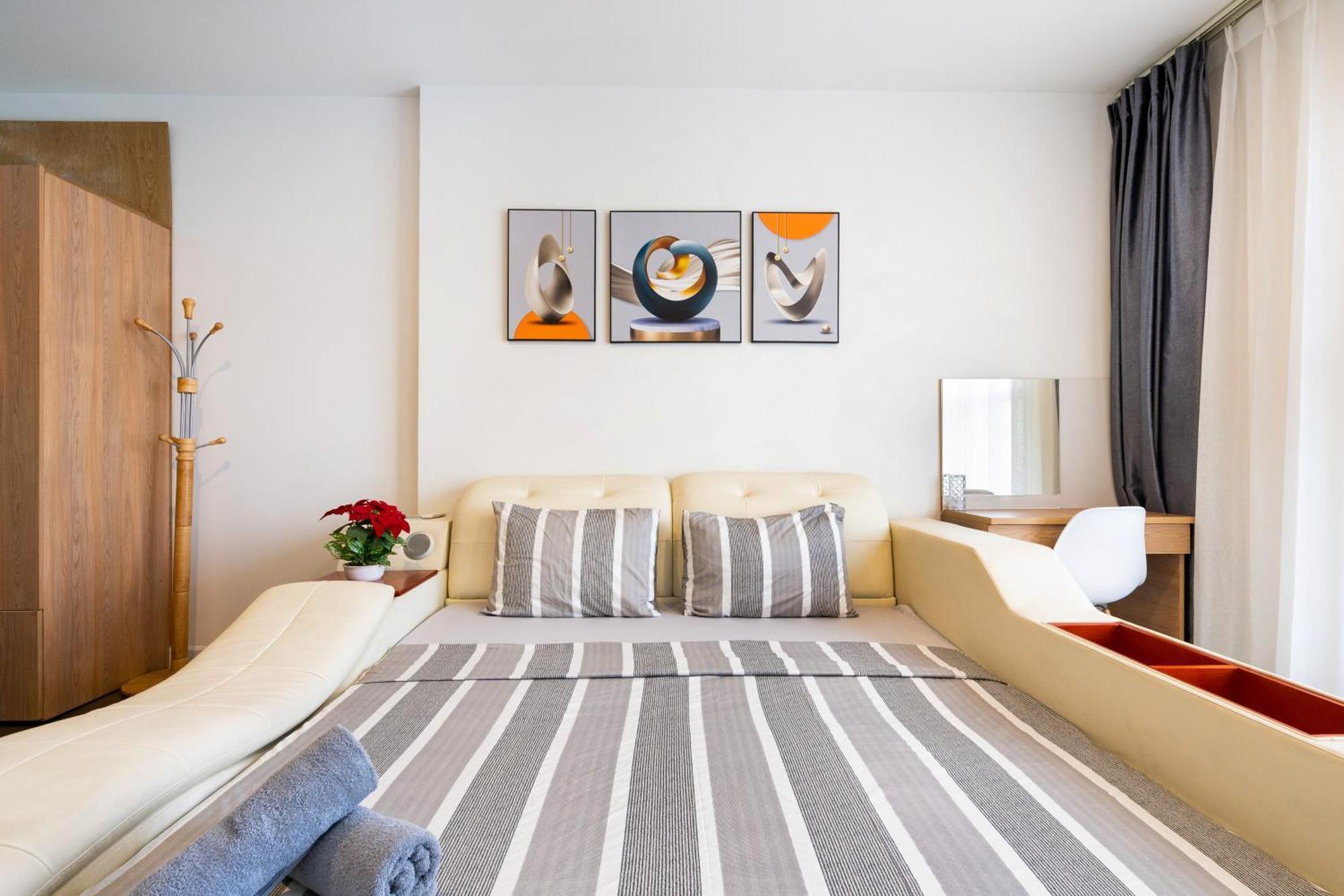 Apartment Saigon Royal D4 - 2br Skyline Serenity On 25 Floor - Hana *