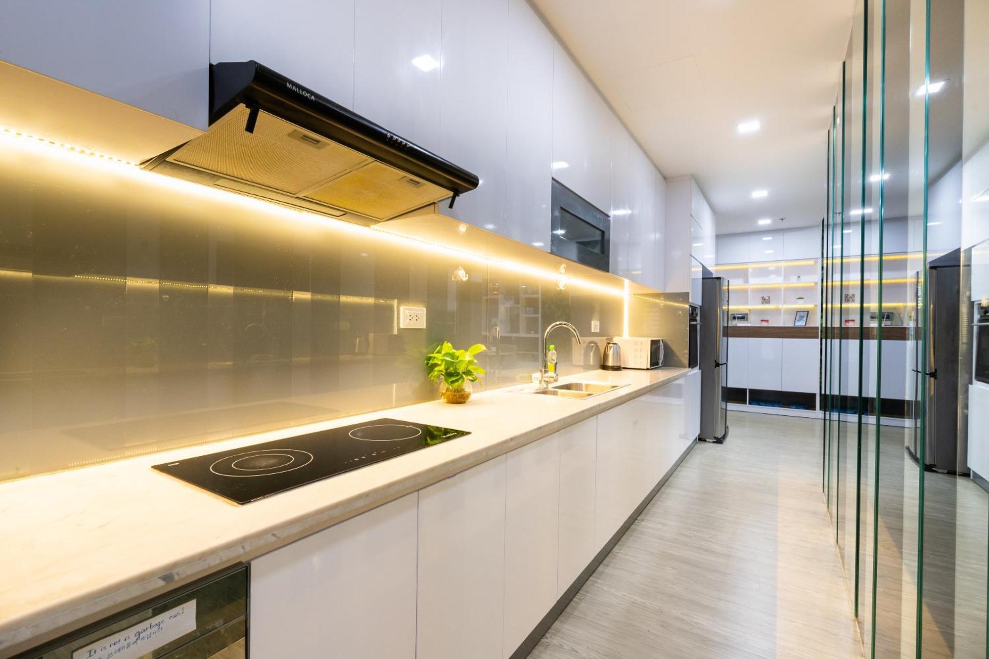 Tresor Building - 3br - Highfloor View - Hana Apartment *