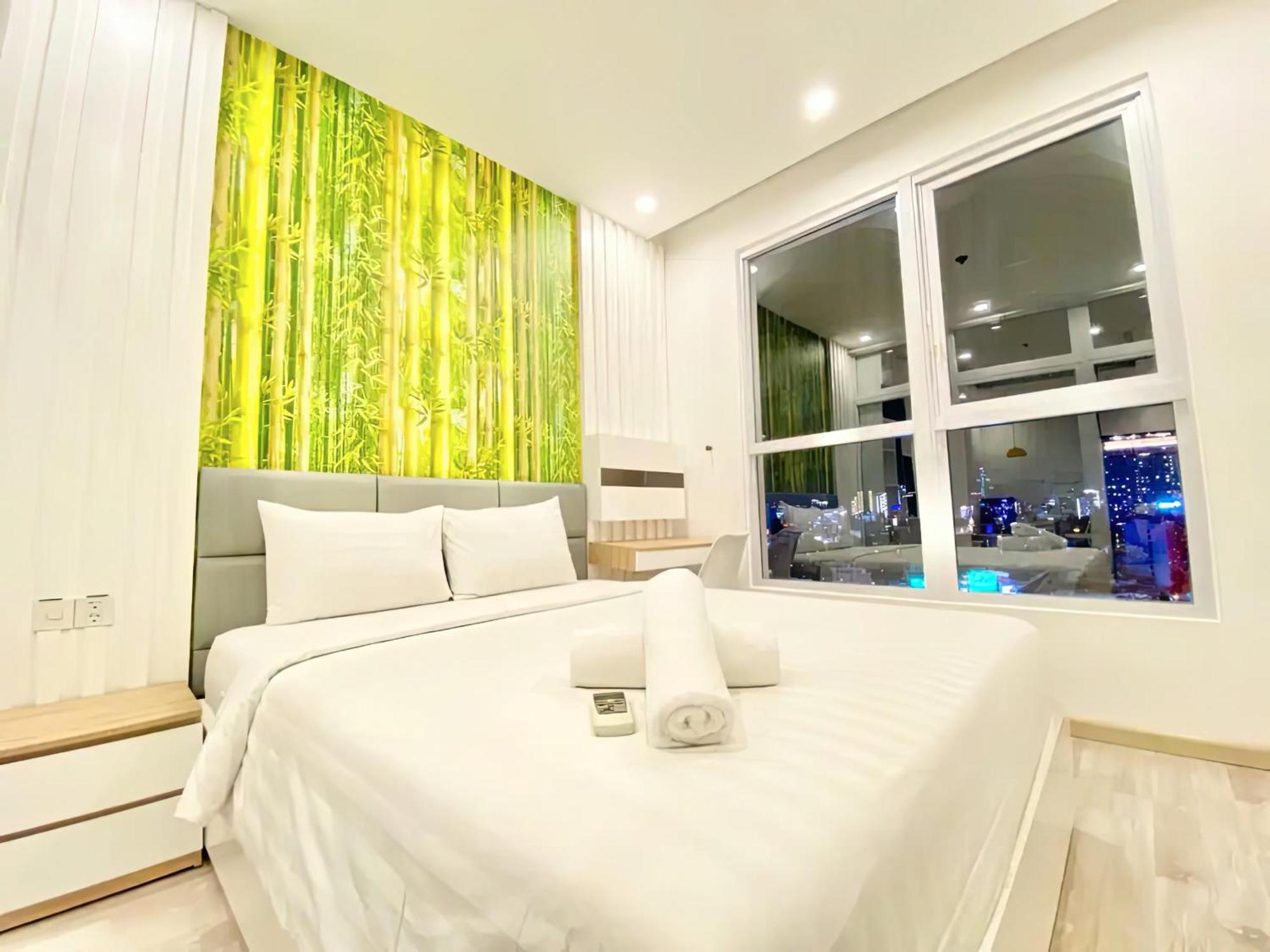 Modern - Garden Gate Apartment