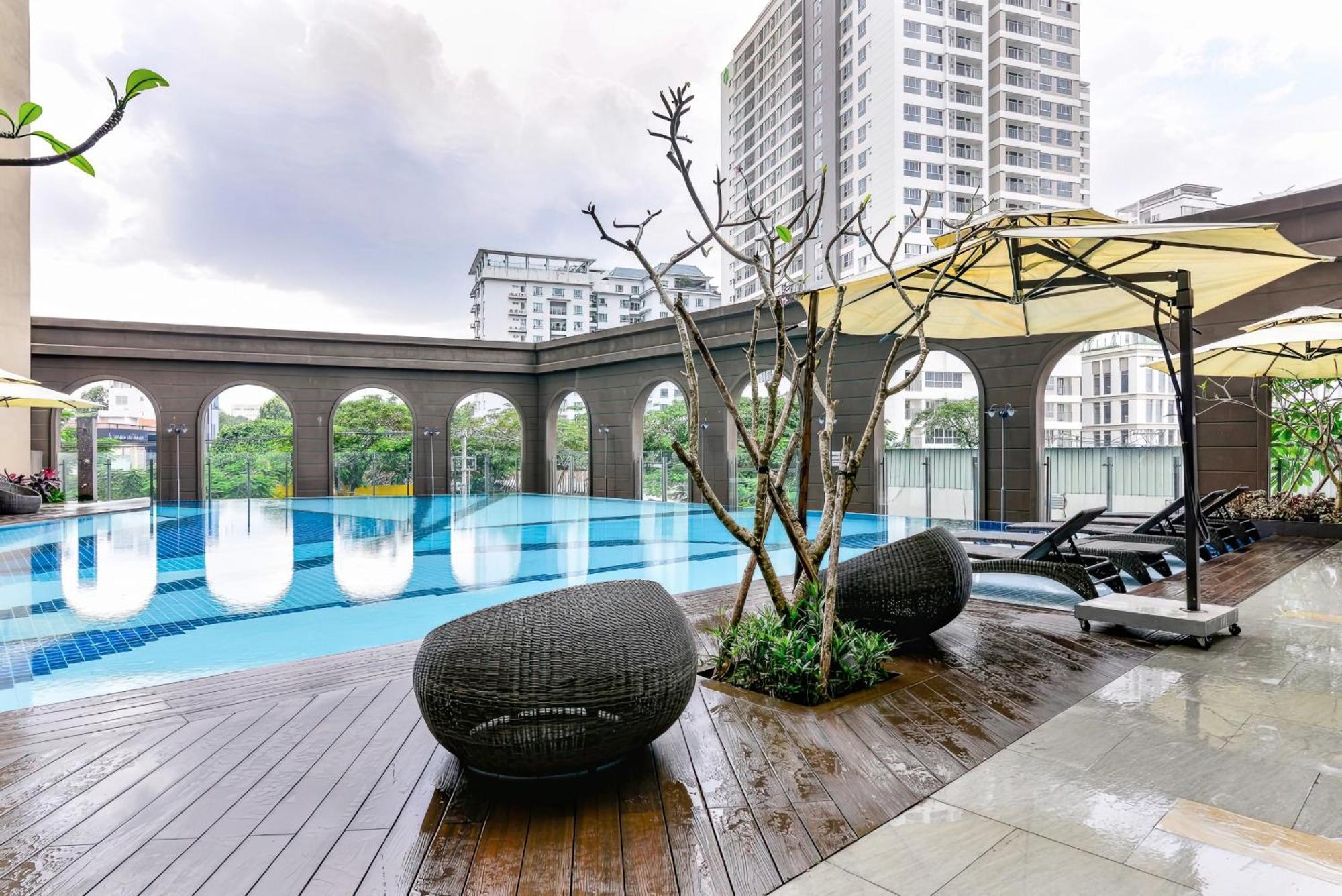Modern - Garden Gate Apartment *