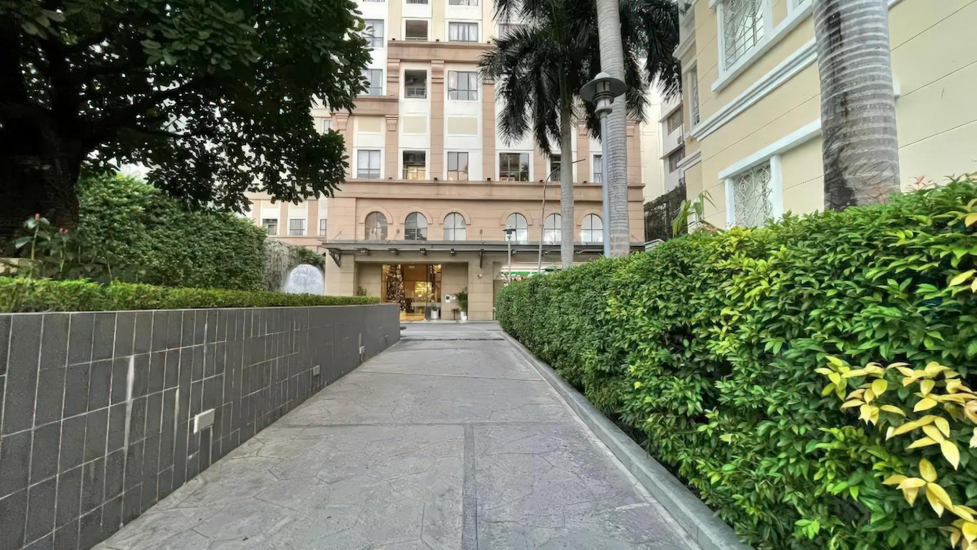 The Icon 56 Building & D4 *