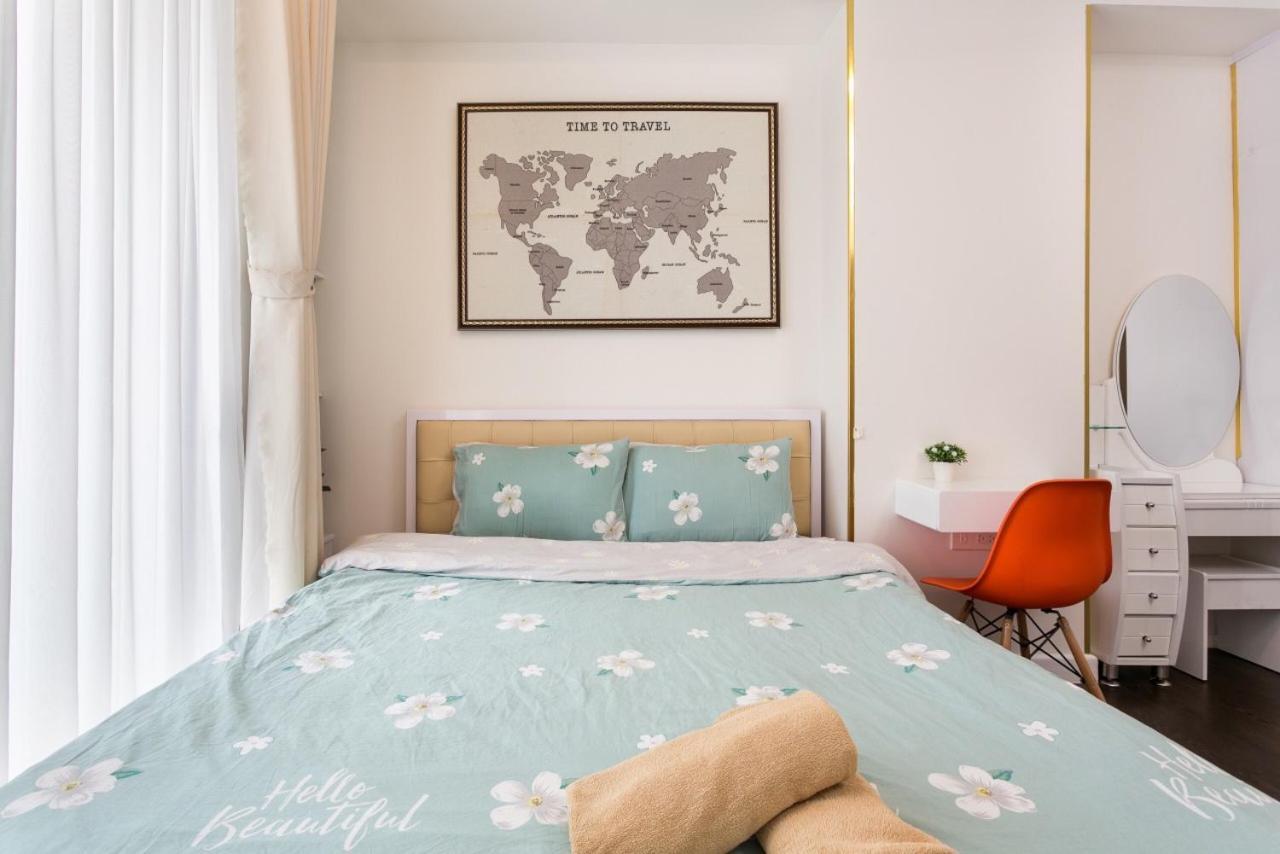 Lyn's Home-river Gate- Pool- Gym-pick Up Apartment Ho Chi Minh City