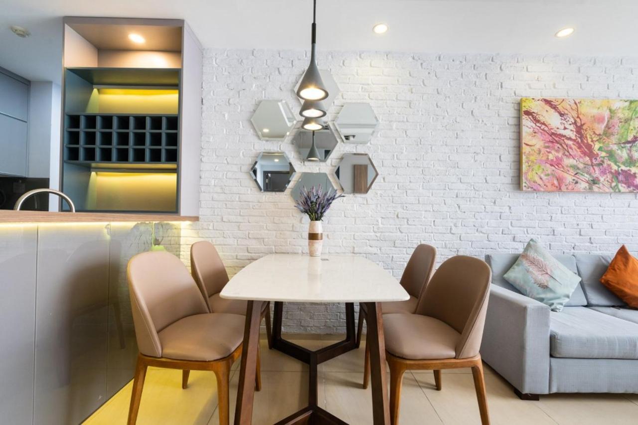 Lyn's Home-river Gate- Pool- Gym-pick Up Apartment Ho Chi Minh City