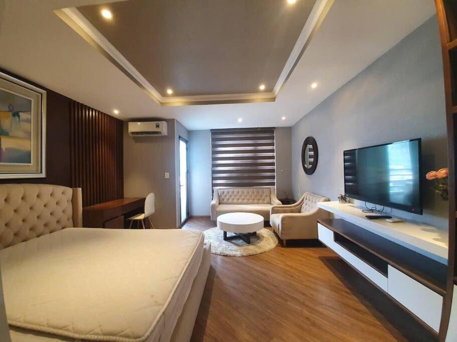 Ho Cao Cap San Bay Tsn 2 Ho Chi Minh City