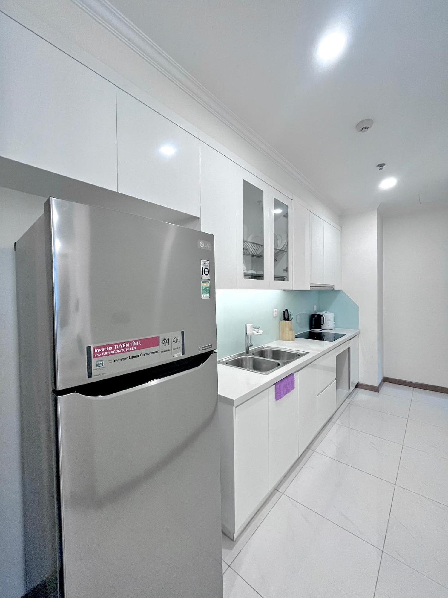 Luna Apartment- Vinhomes Park * Ho Chi Minh City