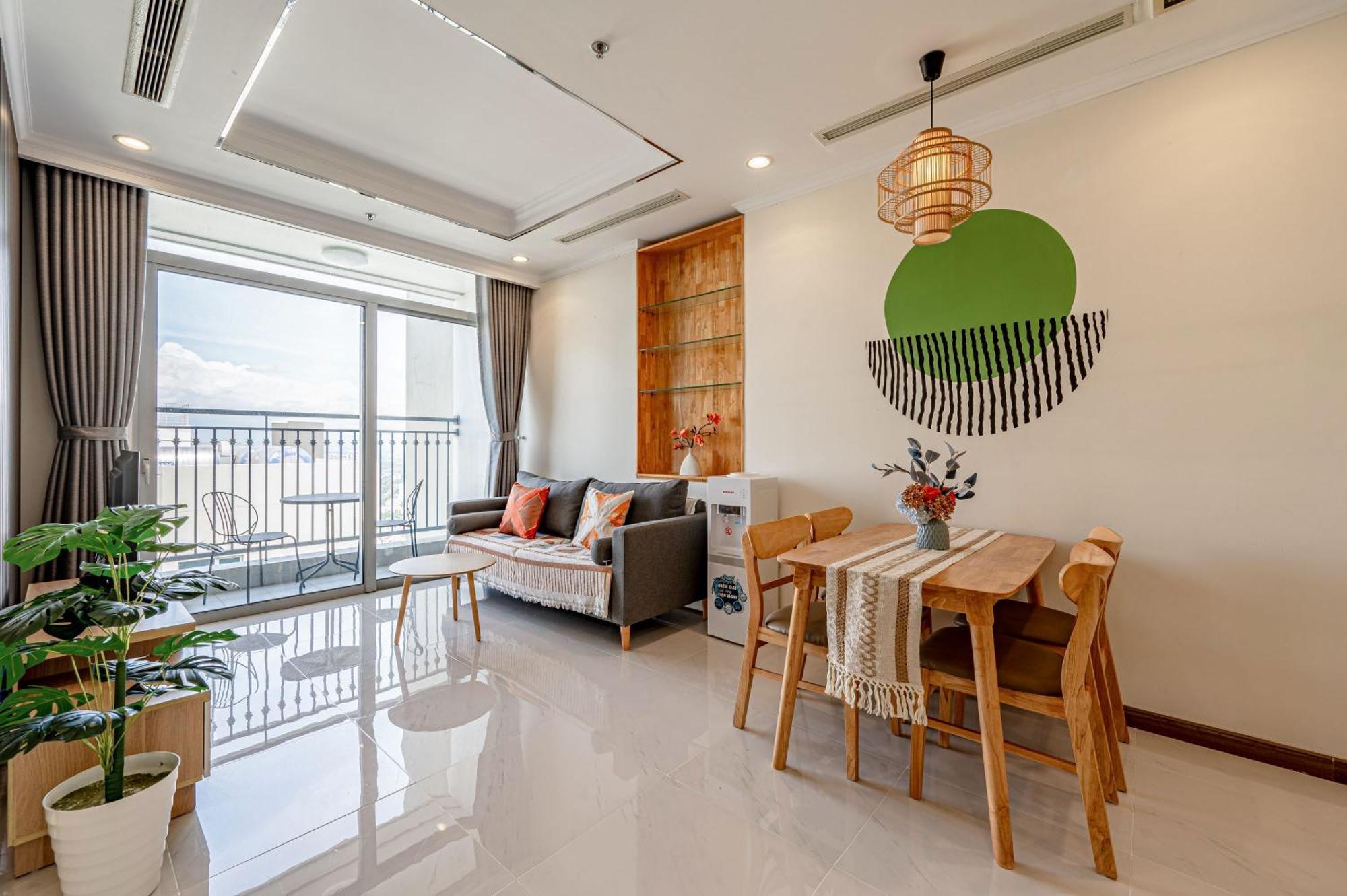 Vinhomes Romantic * Bandar Ho Chi Minh