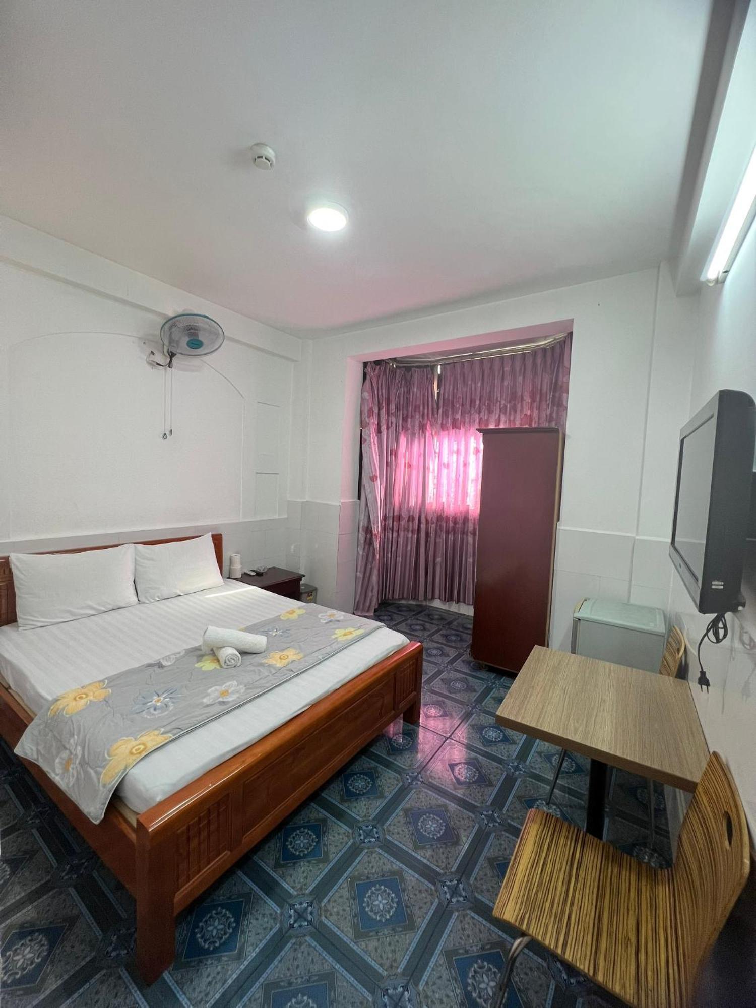 Thanh Huong Hotel 2*