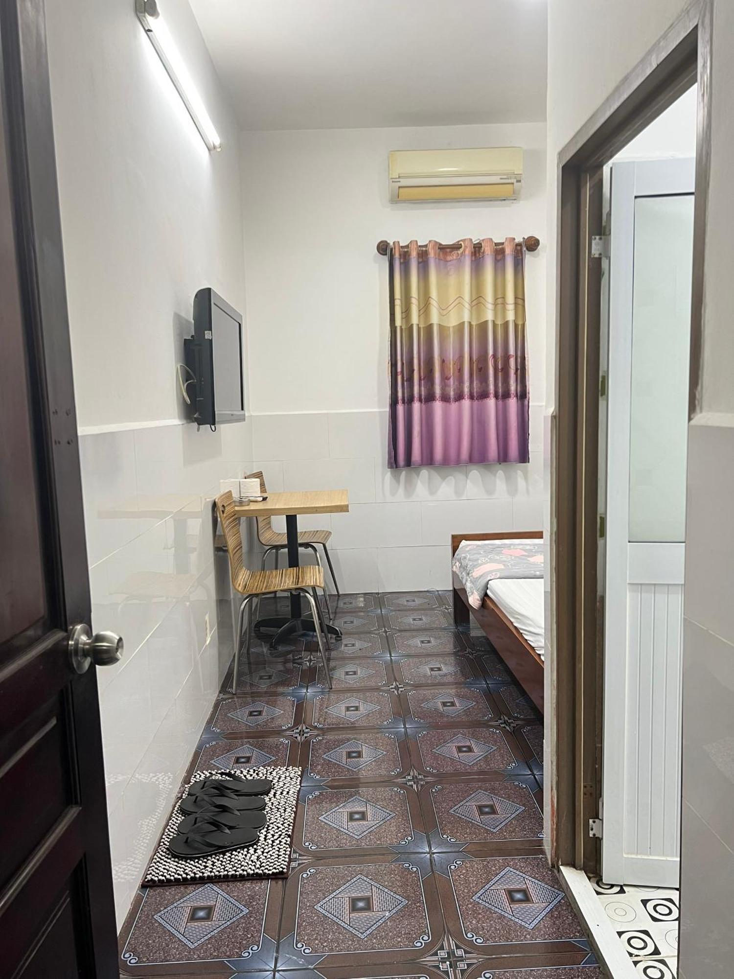 Thanh Huong Hotel 2*