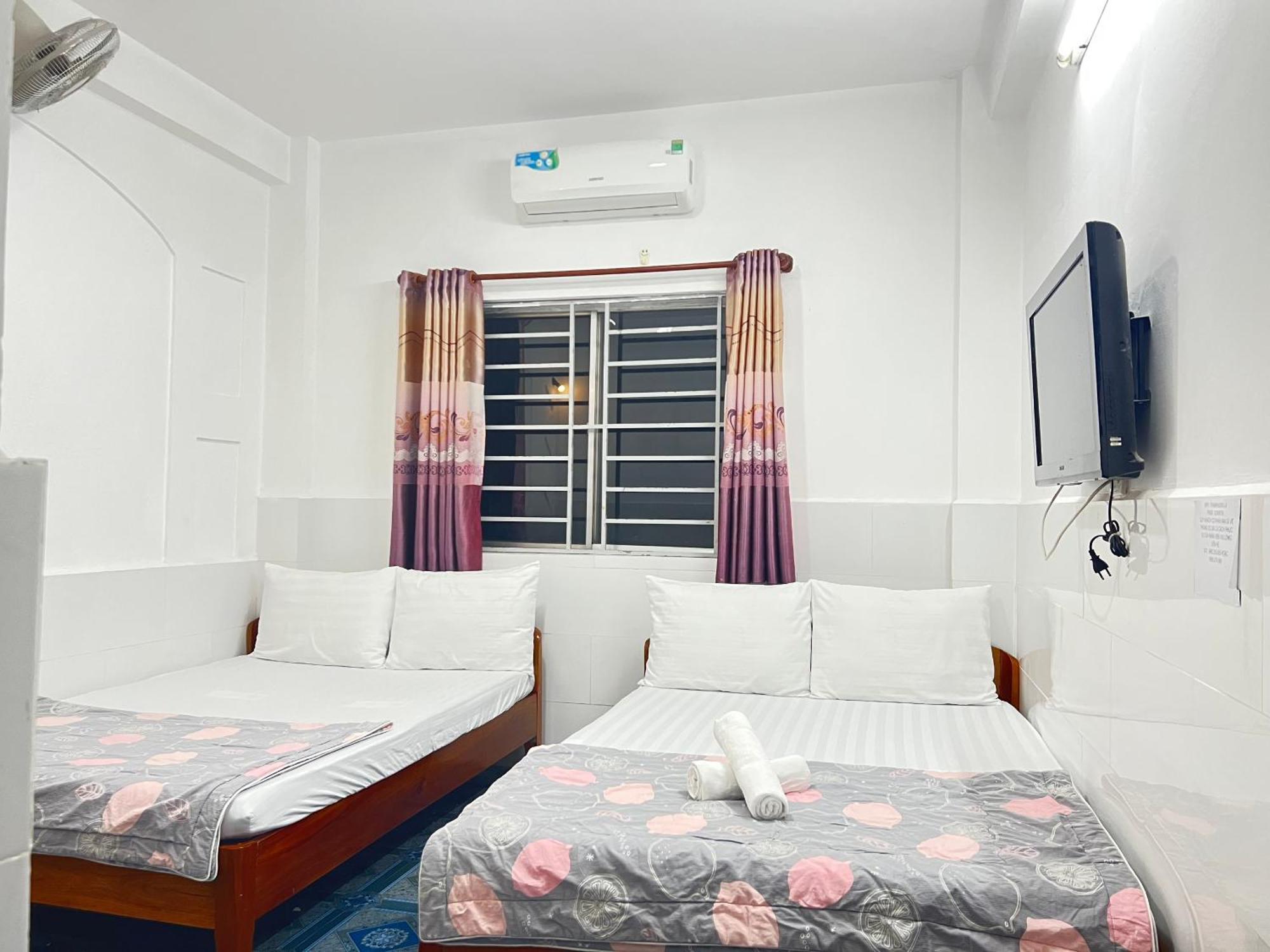 Thanh Huong Hotel 2*