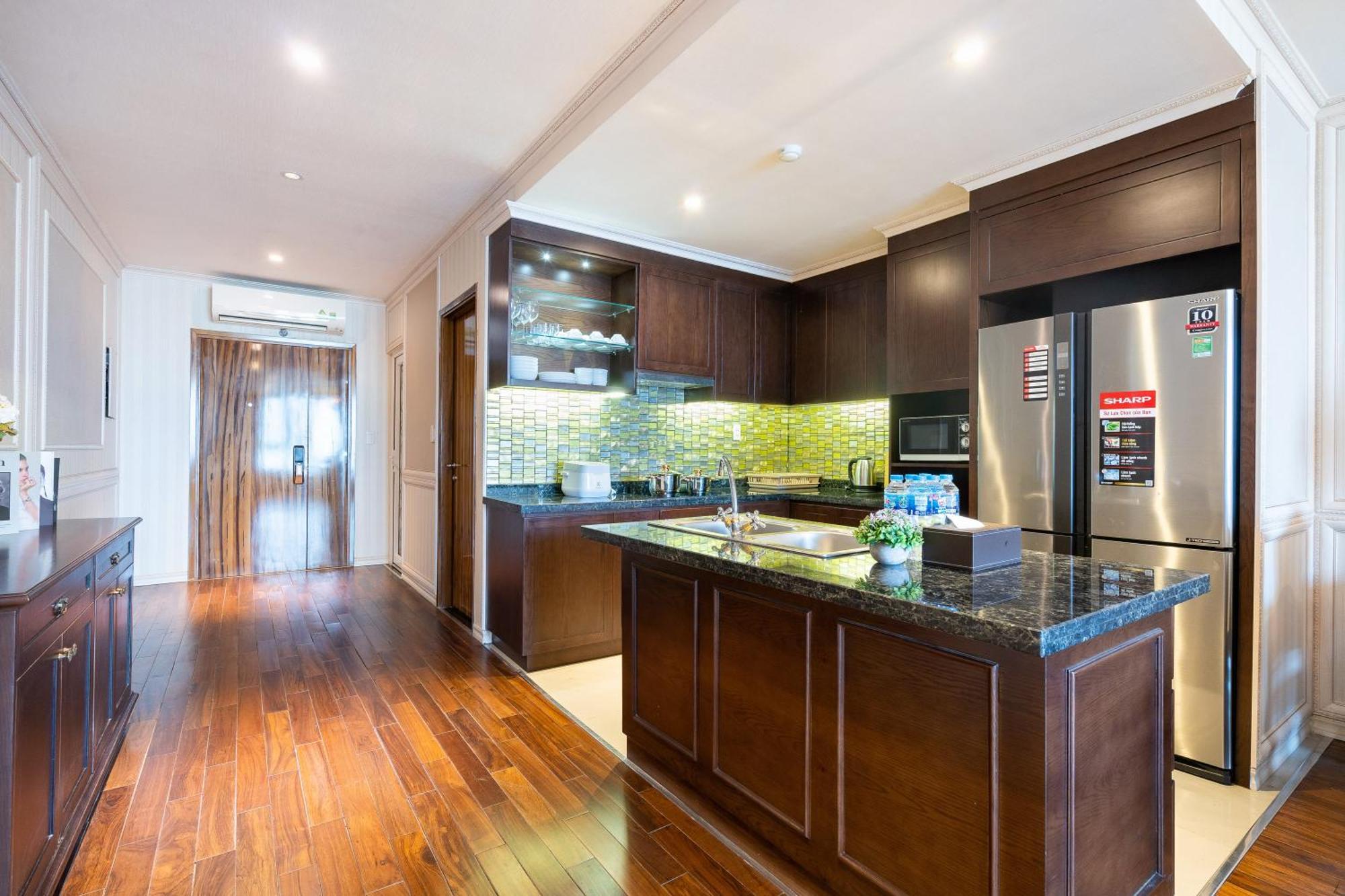 2br 3br Luxury Sky Pool