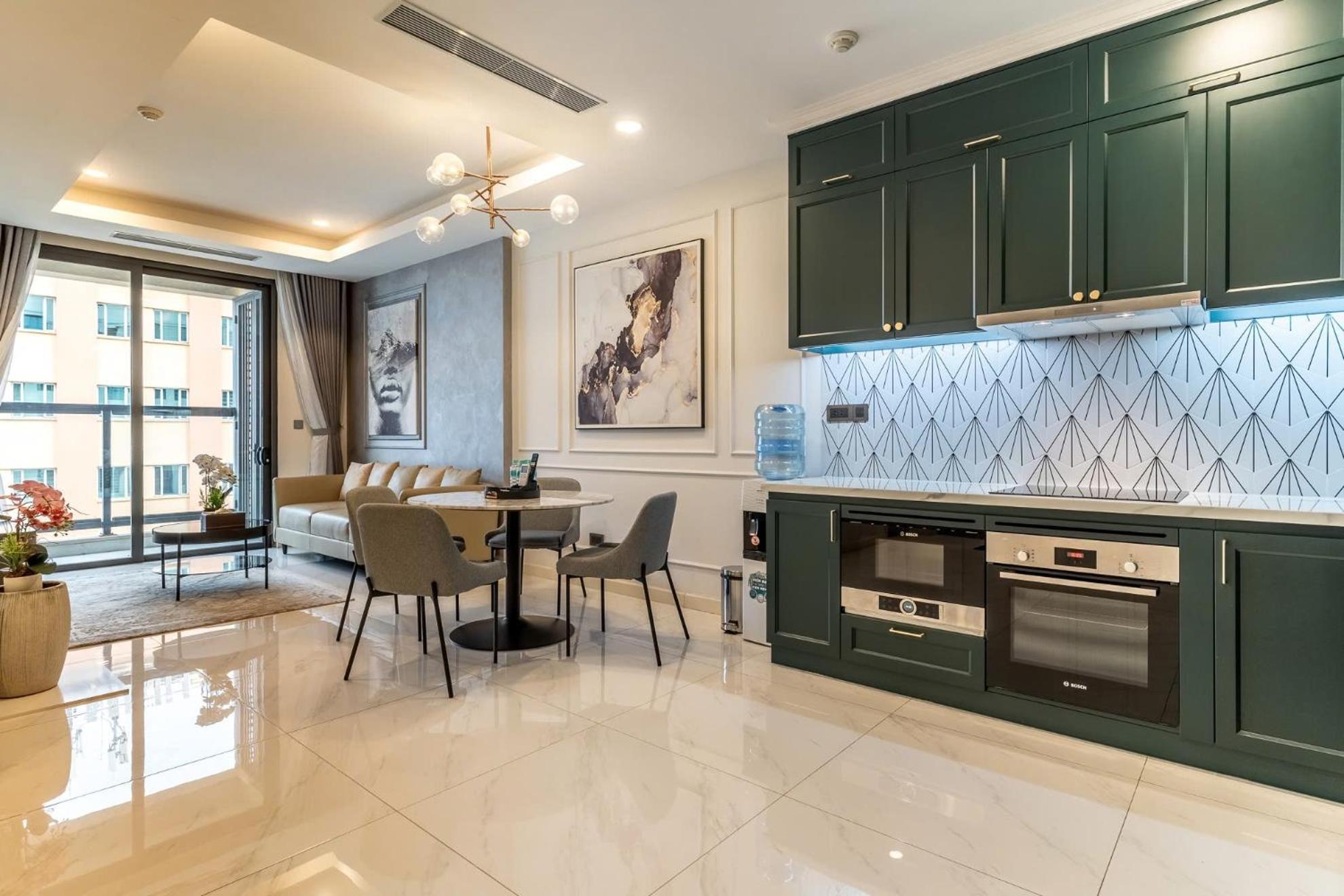 Apartment De Lux Madison 2 Bedrooms 2 Baths, Pool Gym