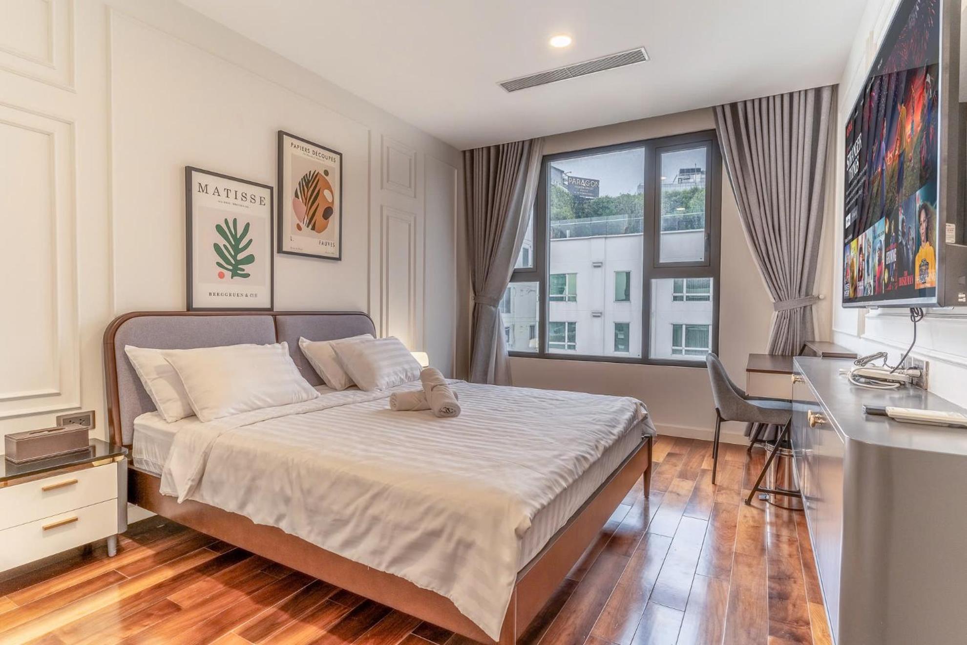 De Lux Madison 2 Bedrooms 2 Baths, Pool Gym Ho Chi Minh City