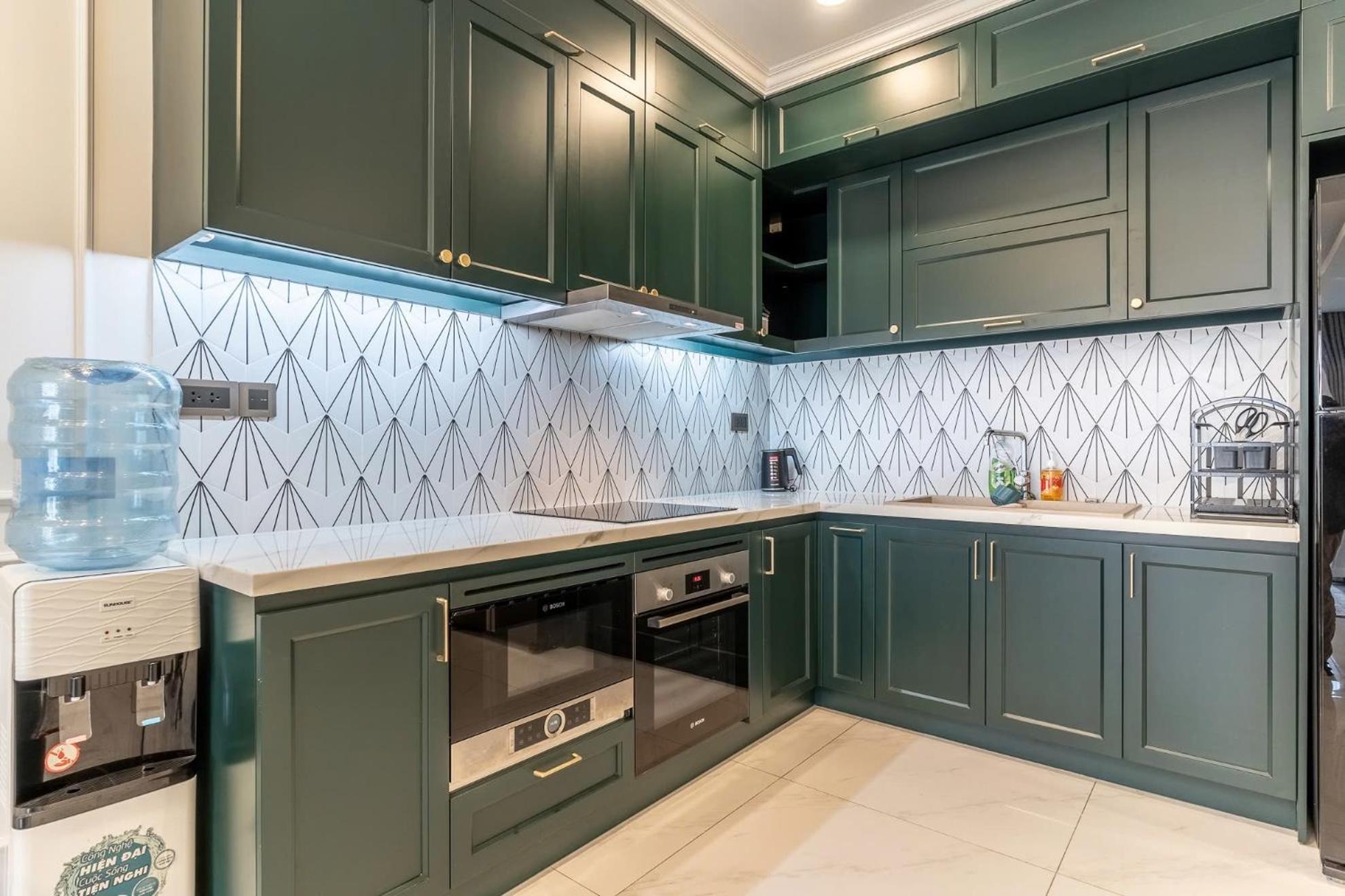 De Lux Madison 2 Bedrooms 2 Baths, Pool Gym