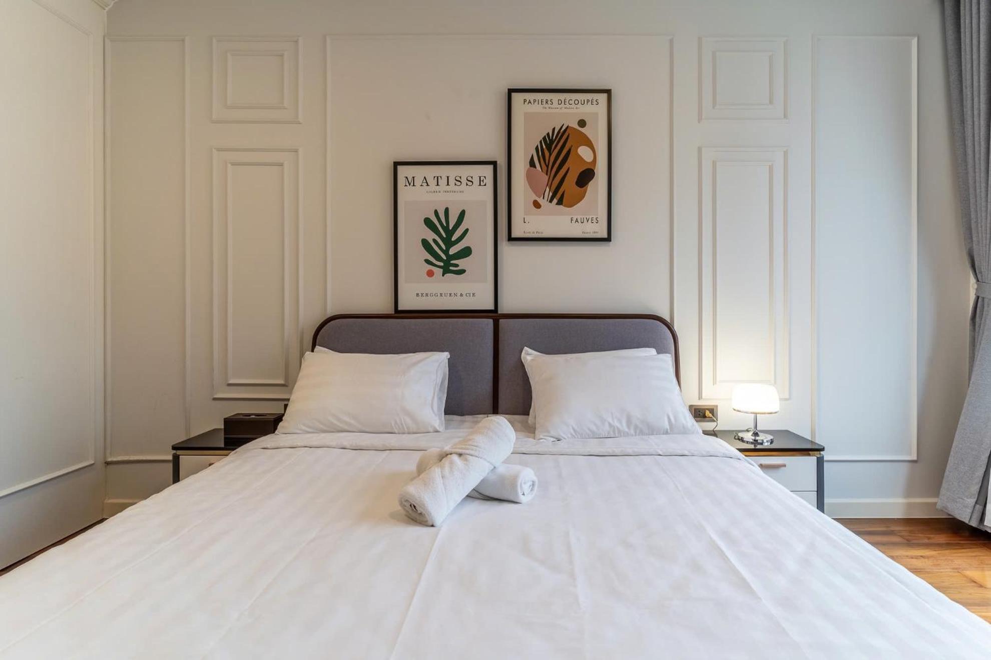De Lux Madison 2 Bedrooms 2 Baths, Pool Gym Apartment *