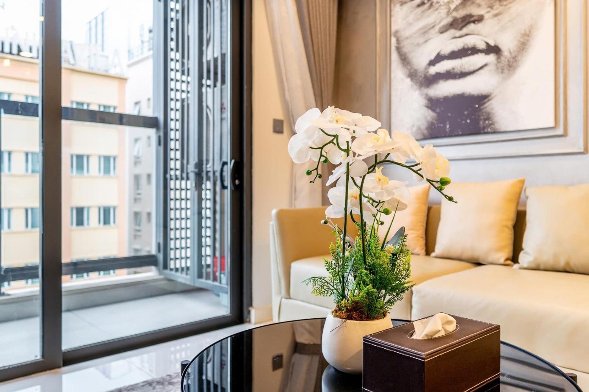 Apartment De Lux Madison 2 Bedrooms 2 Baths, Pool Gym