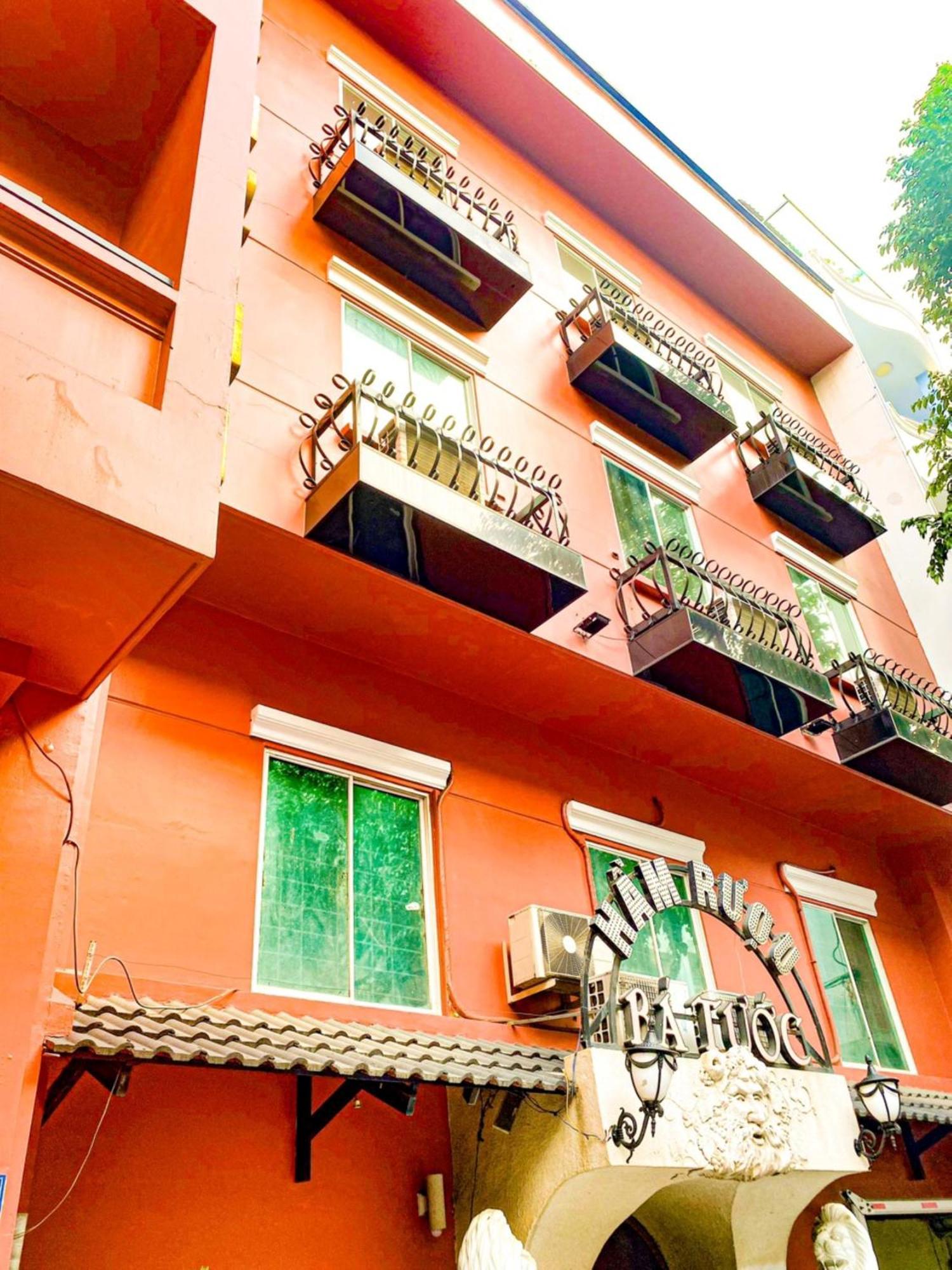 Hoang Le 2* Ho Chi Minh City