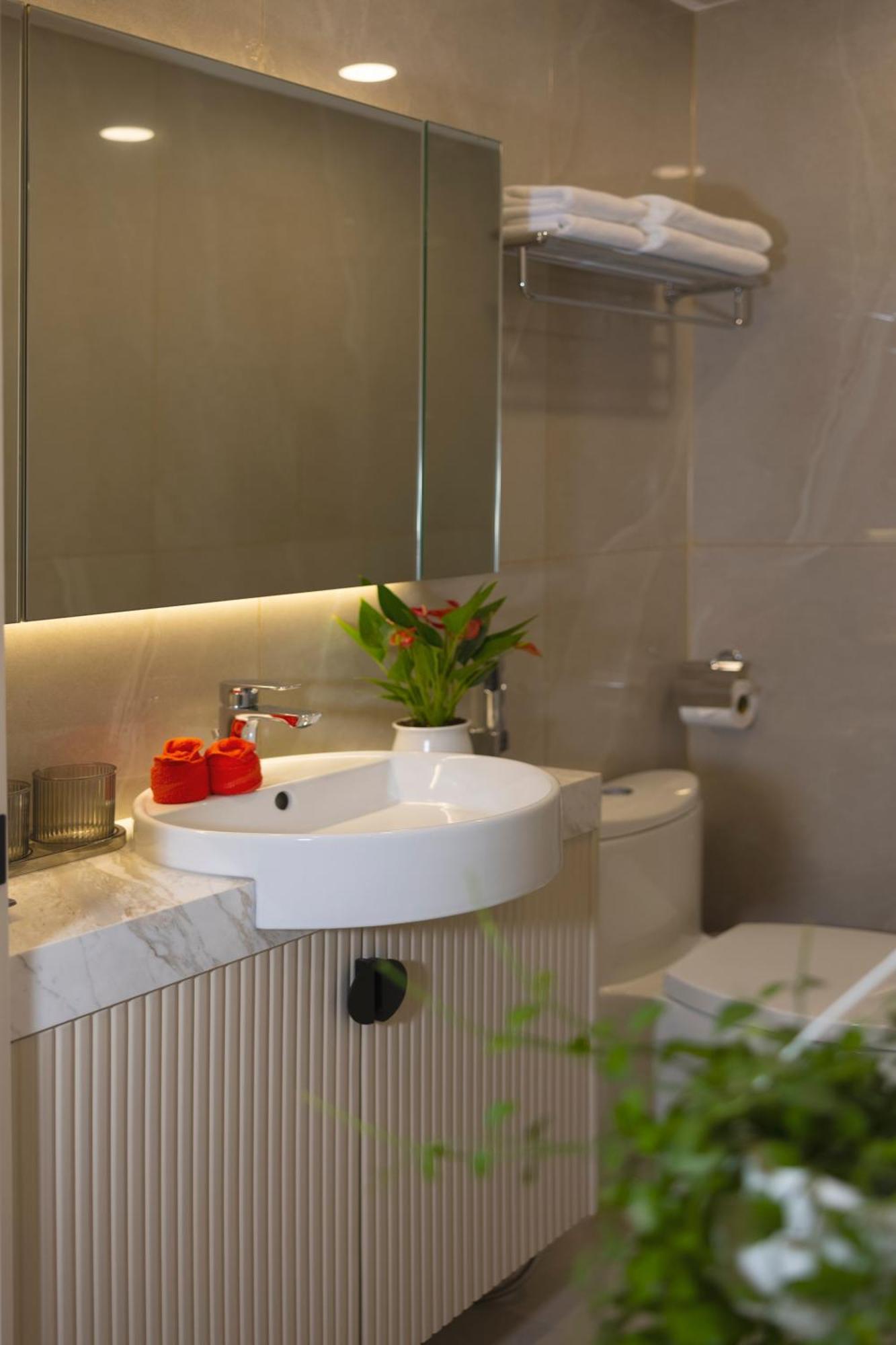 Ben Thanh Luxury & Hotel *