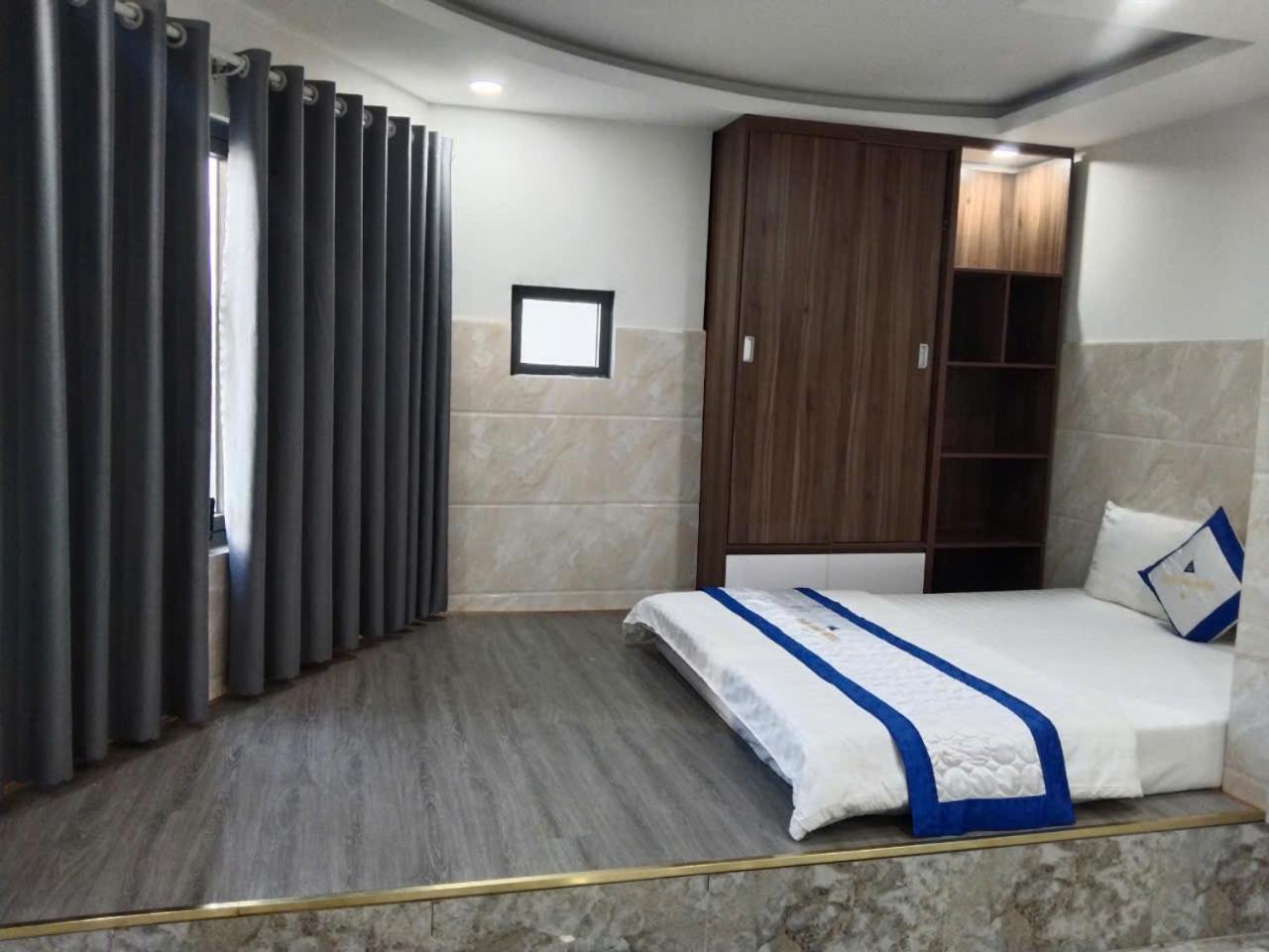 Tran Long Capsule hotel
