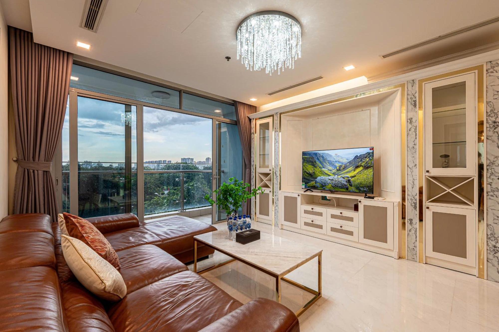 Luxury At Vinhomes Park Bandar Ho Chi Minh