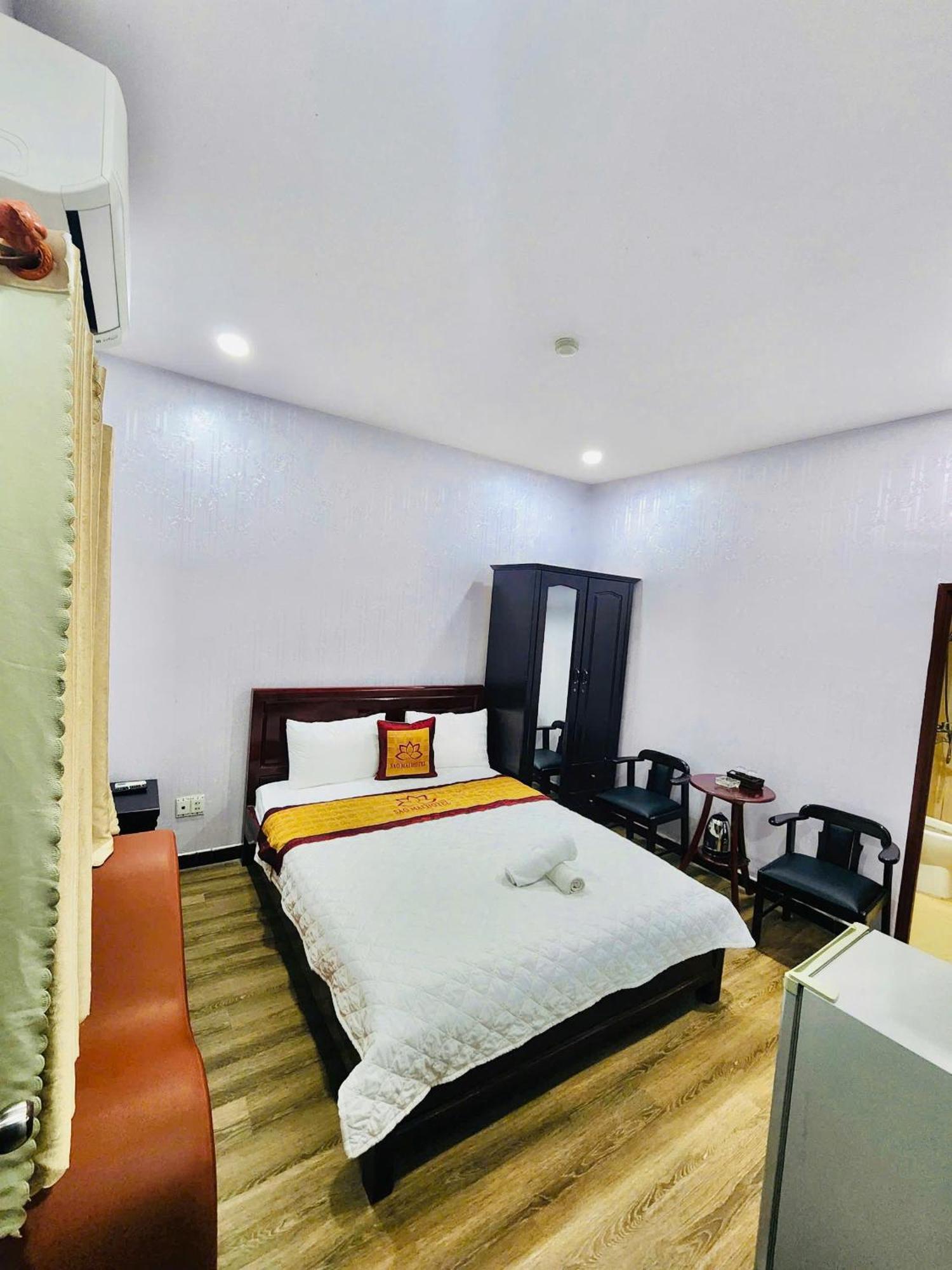 Khách sạn Khach San Sao Mai *