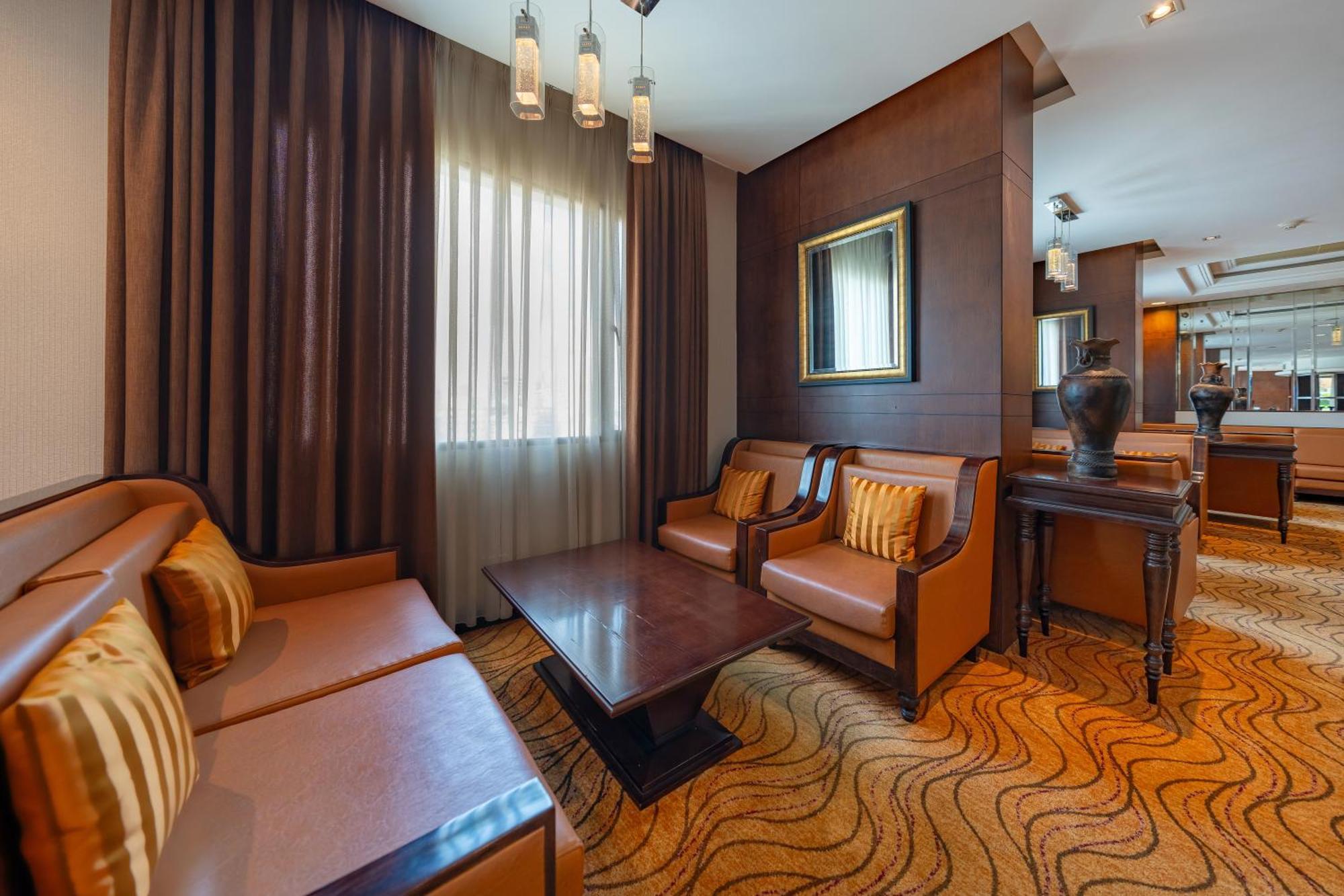 Hotel Saigon 4*