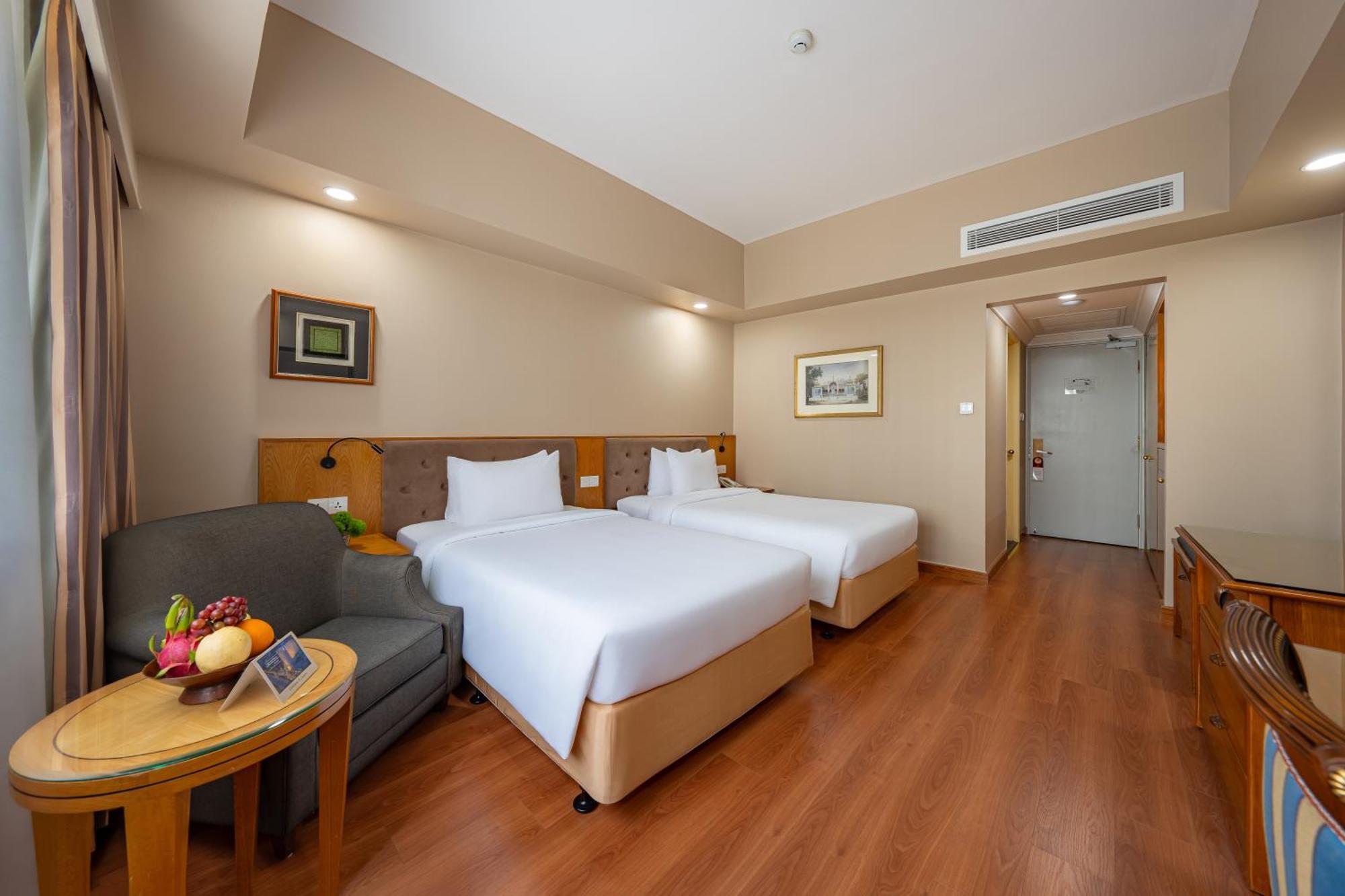 Saigon 4*