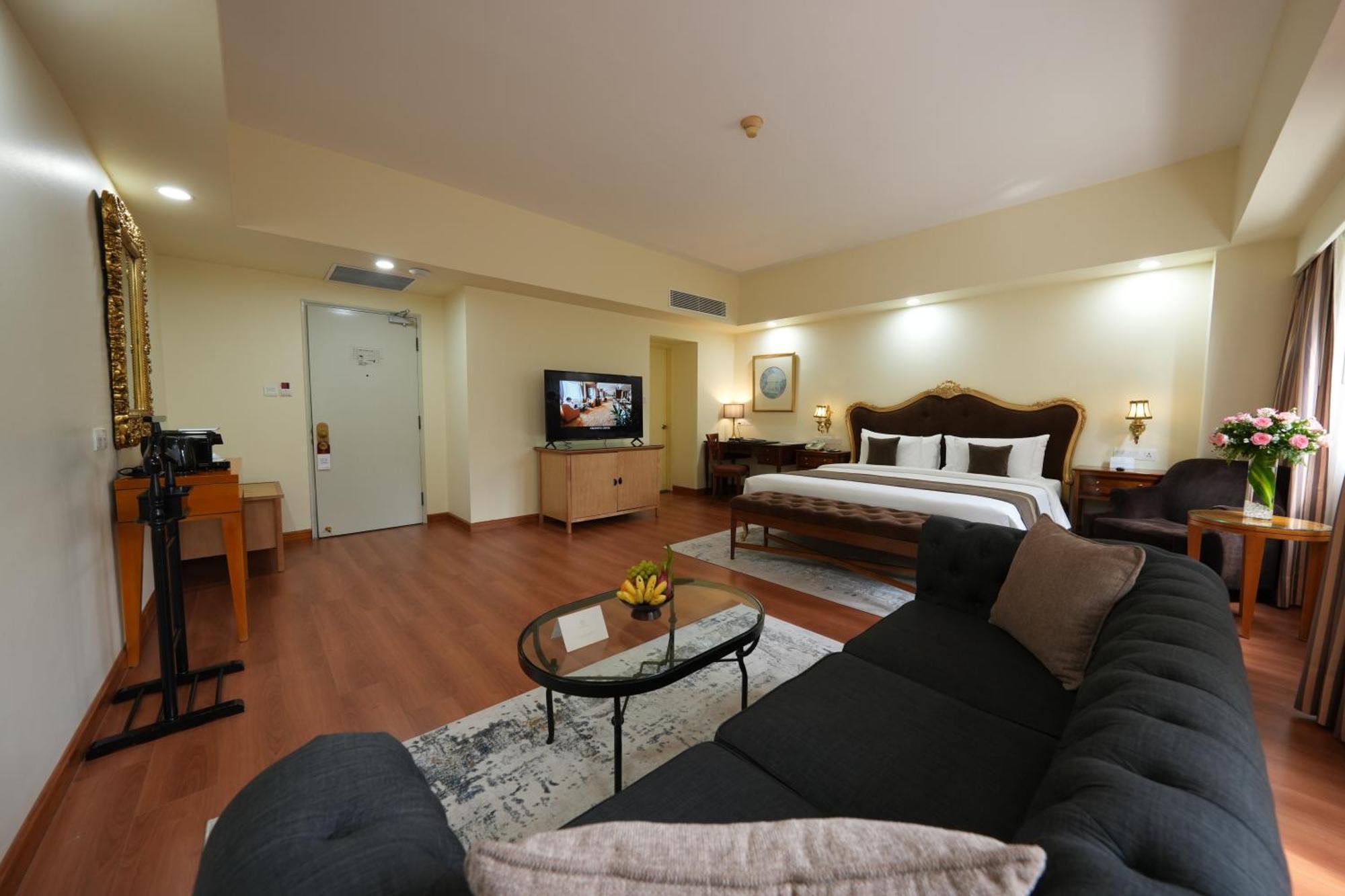 Saigon Hotel 4*