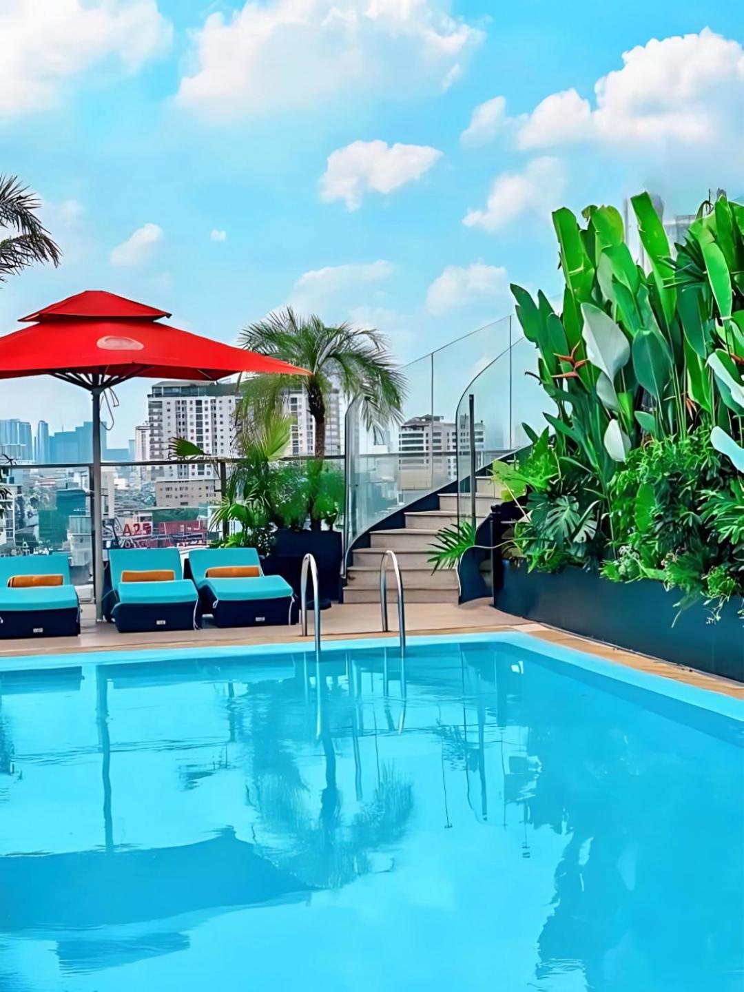 Happy Life Grand & Rooftop Skybar