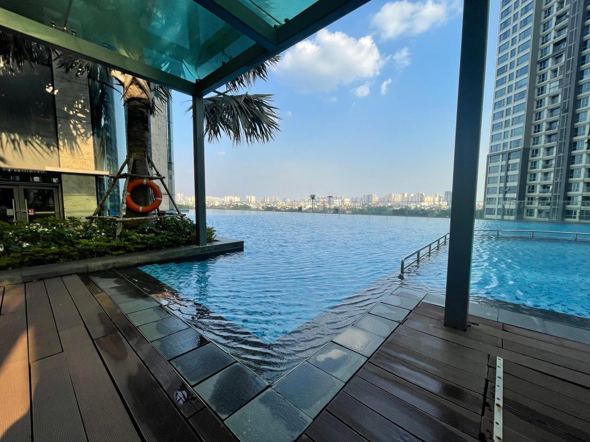Landmark 81 Condotel Garden Bay Apartment