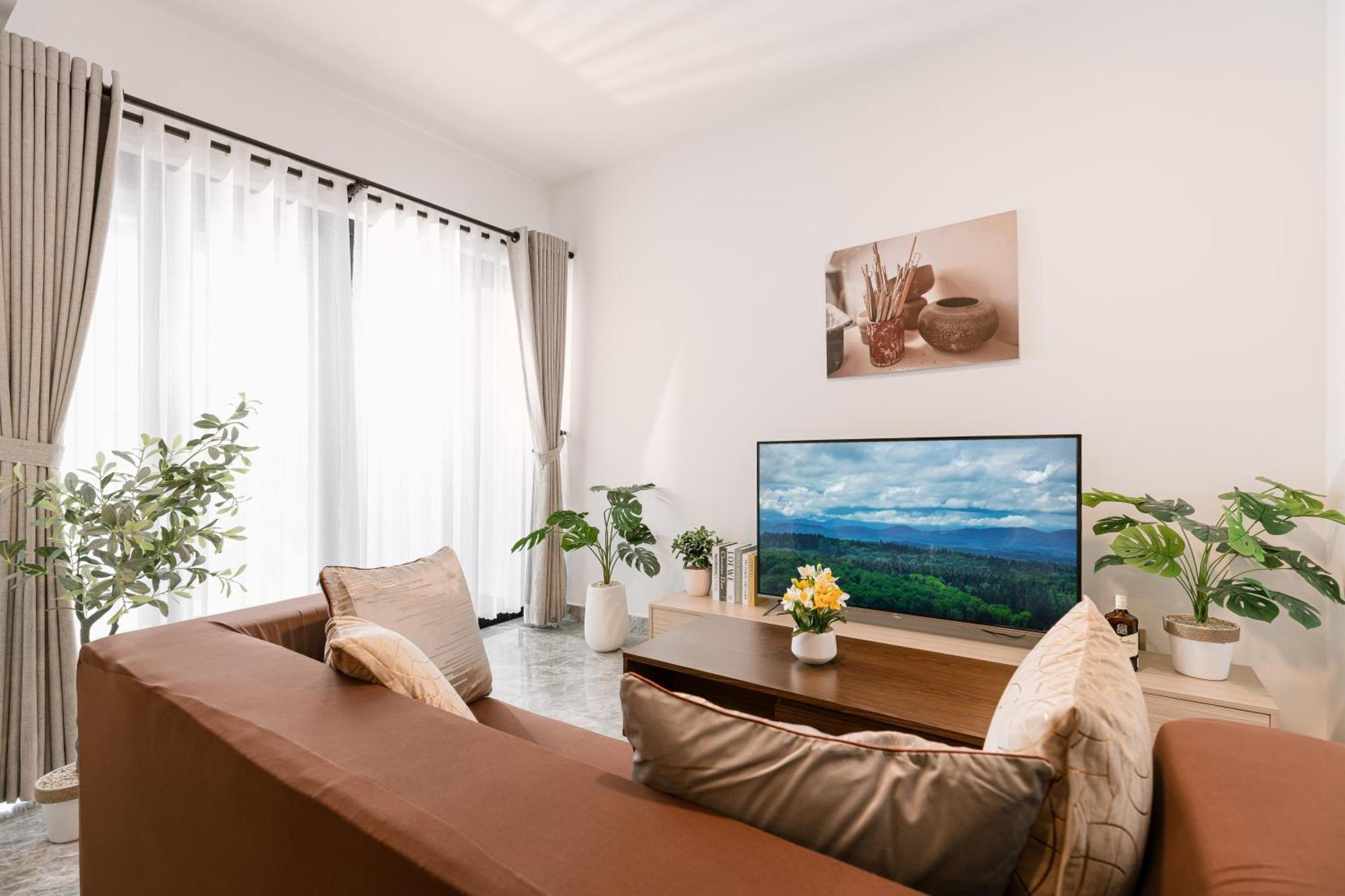 Exclusive 2-3 Bedroom In District 1 Free Pool Gym Sauna Ho Chi Minh City