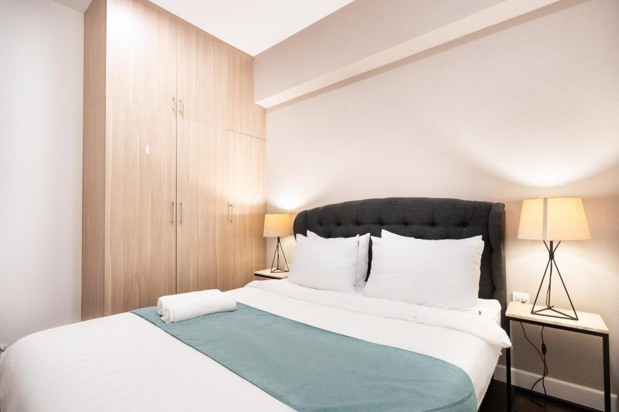 Saigon Authentic Apartments: Infinity Pool & Daily Perks Apartment