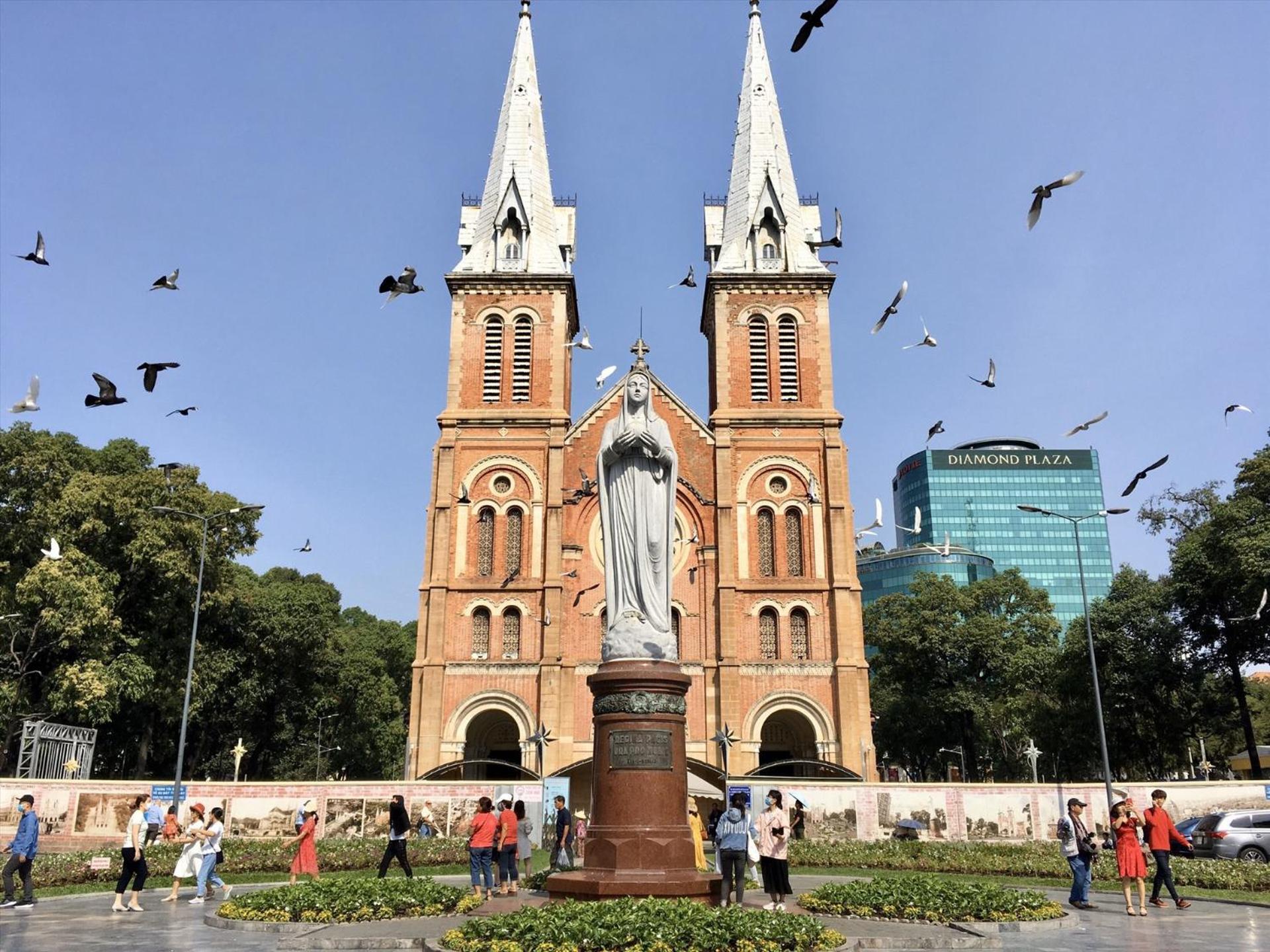 Homestay Vintage In Heart D1 With Large Balcony - View, Near Buivien Street Ho Chi Minh City