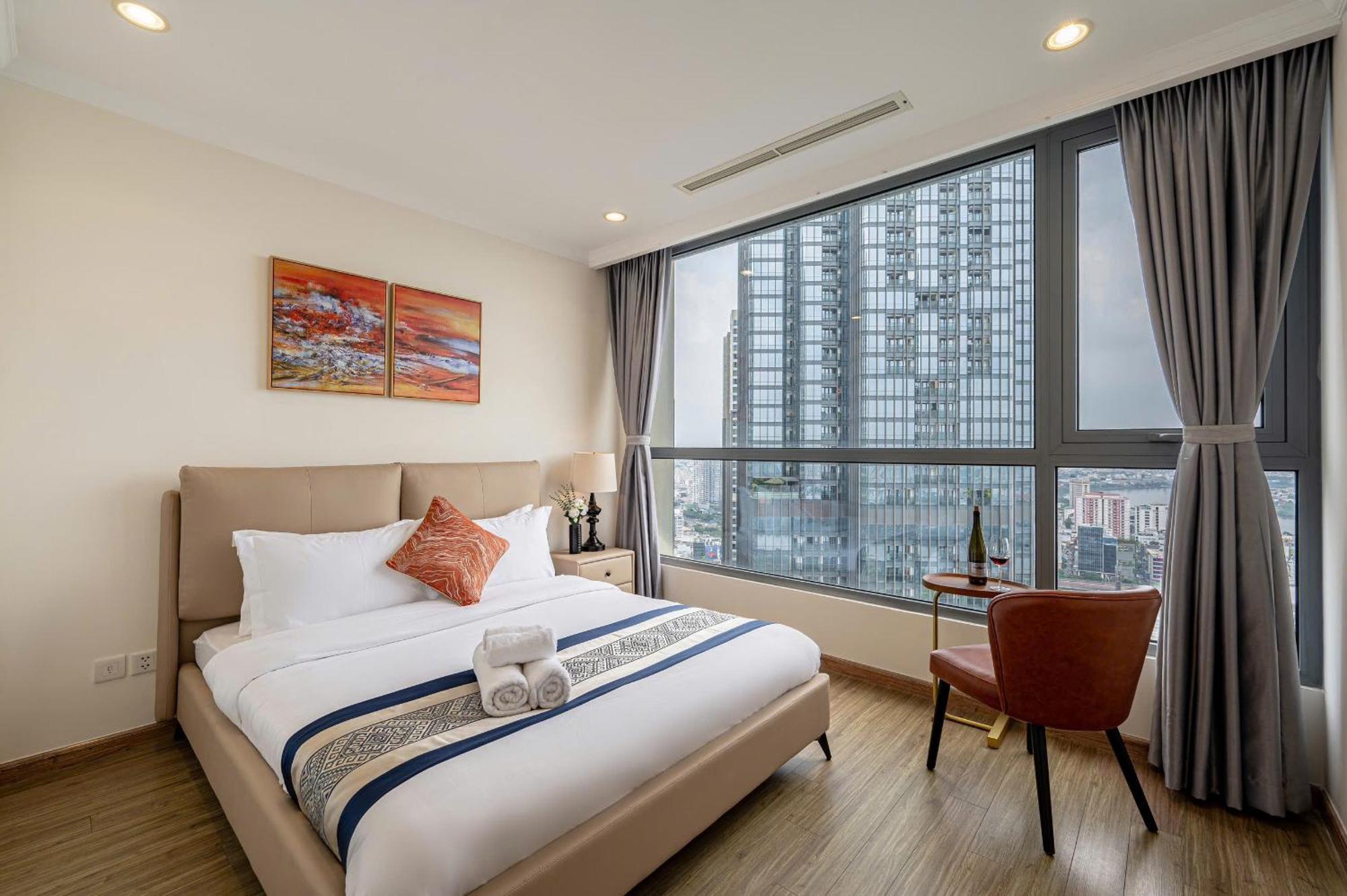 Luxury At Vinhomes Park Pangsapuri Bandar Ho Chi Minh