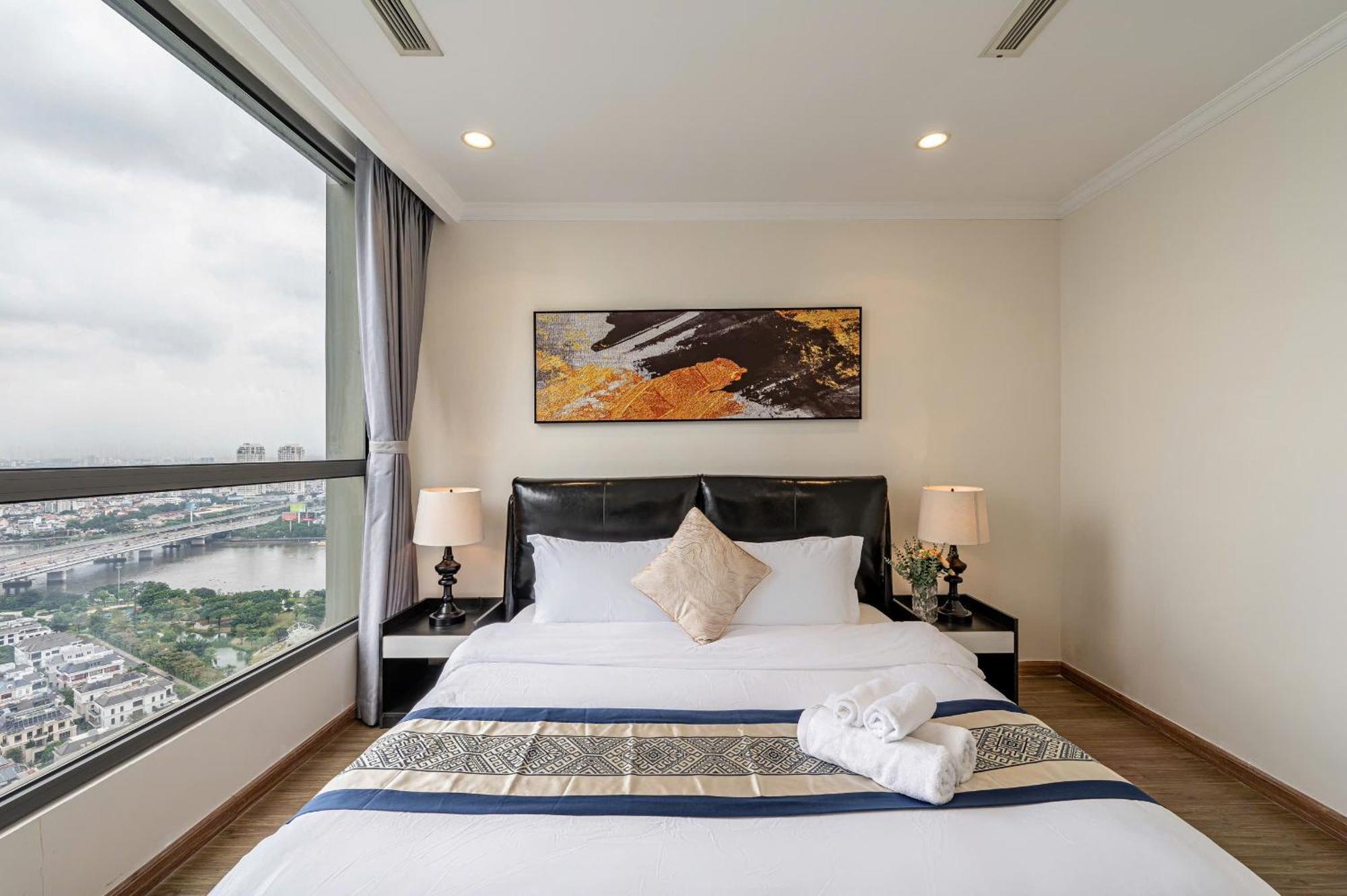 Luxury At Vinhomes Park Pangsapuri Bandar Ho Chi Minh
