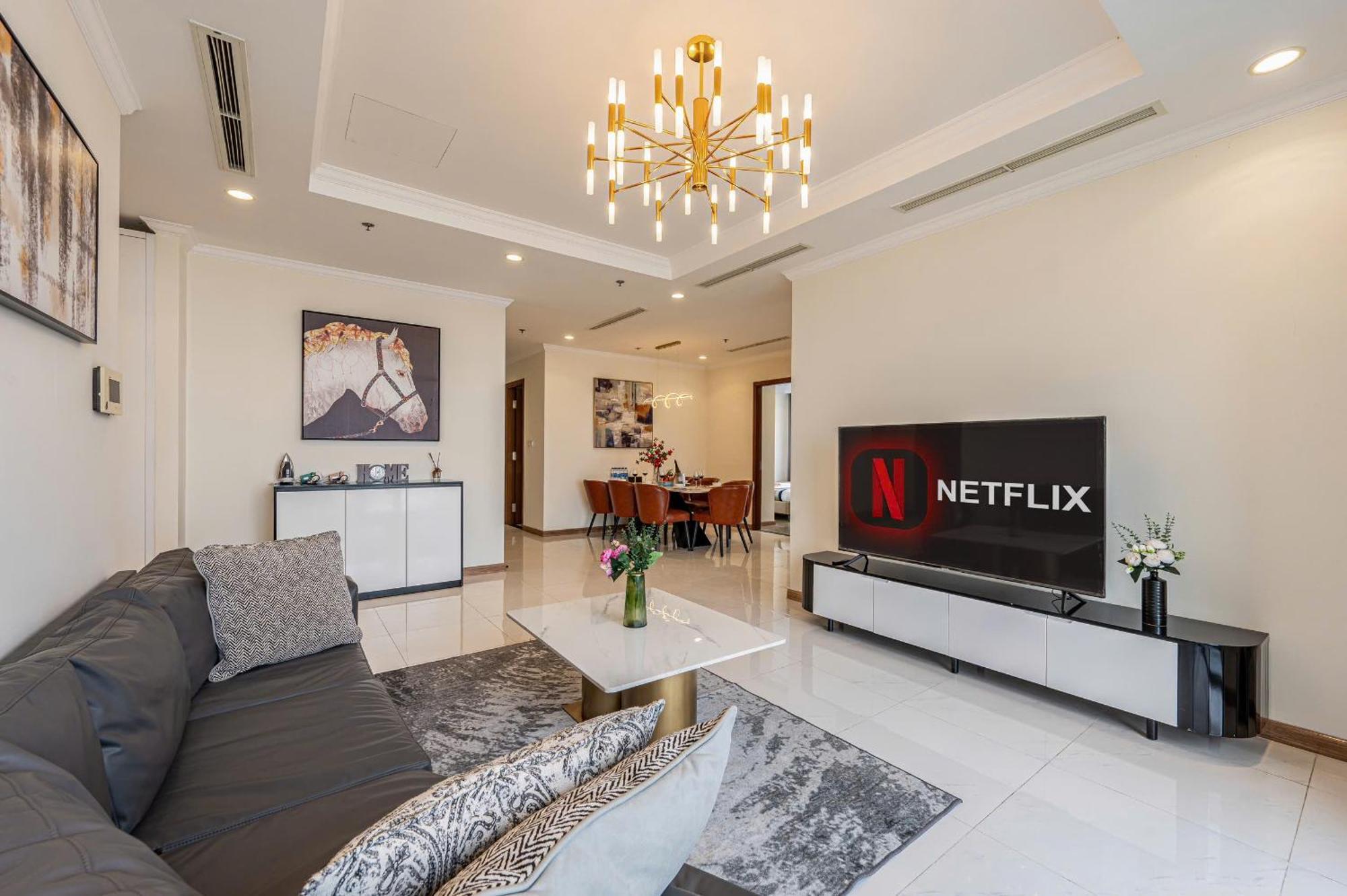 Luxury At Vinhomes Park Bandar Ho Chi Minh
